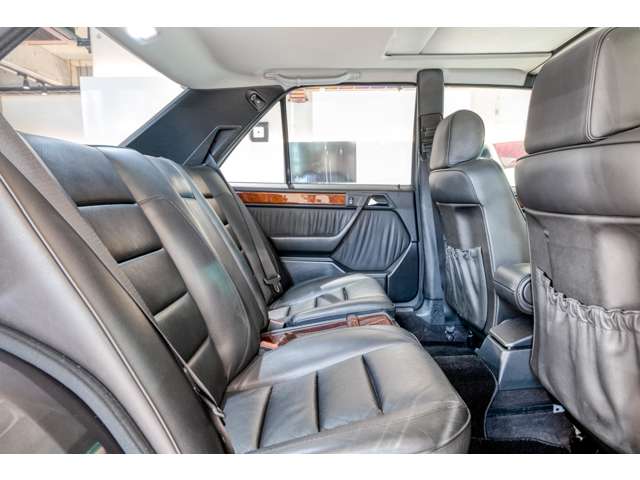1994 Mercedes Benz E500 — Photo 20 / 23