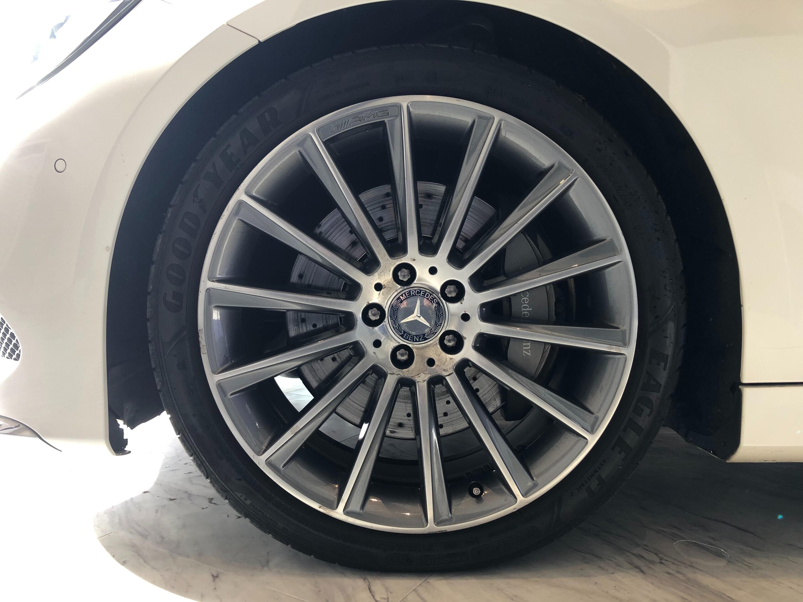 2016 Mercedes Benz S550 4Matic AMG Line — Photo 19 / 21