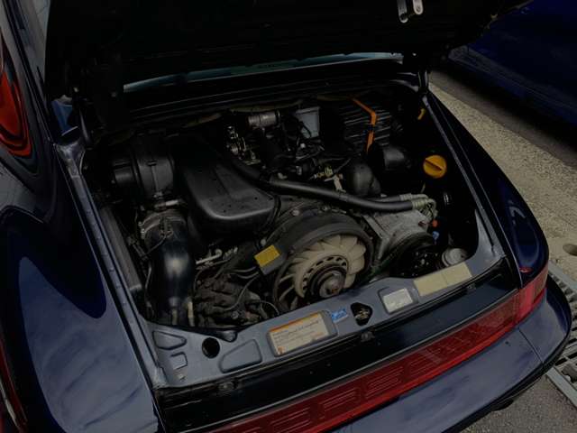 1992 Porsche 911 Carrera 2 — Photo 8 / 13