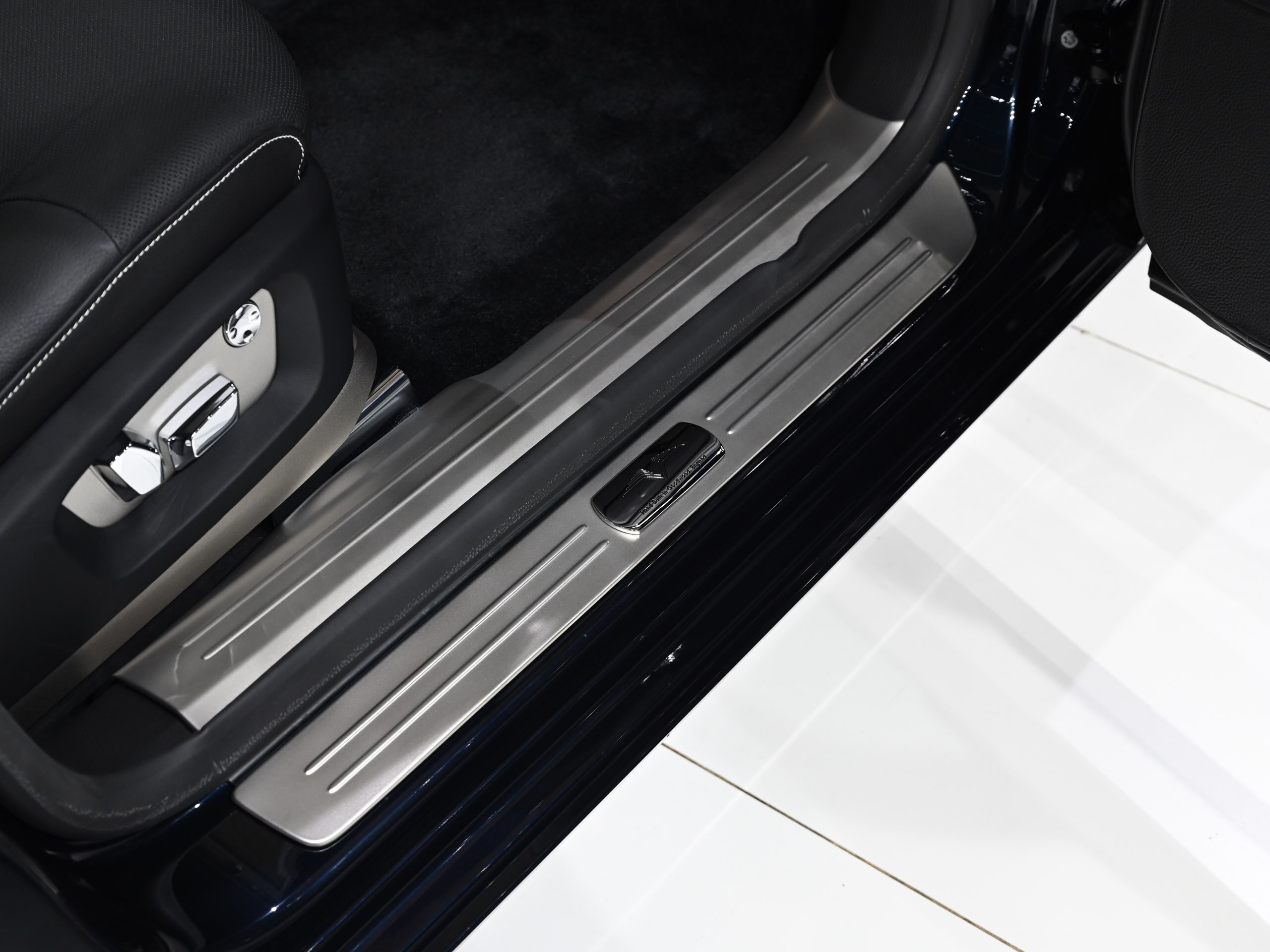 2014 Rolls-Royce Ghost — Photo 19 / 28