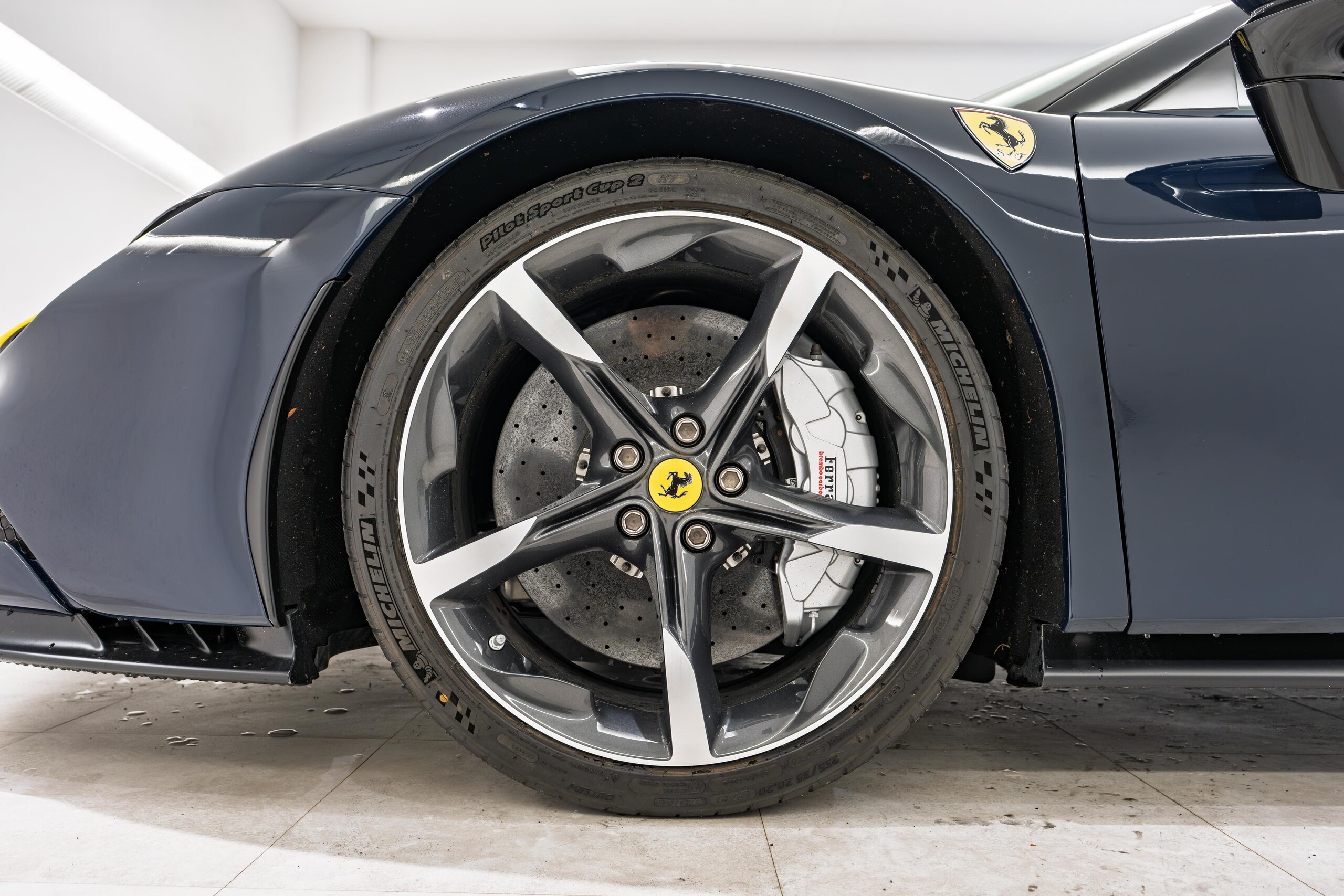 2021 Ferrari SF90 Stradale — Photo 31 / 38