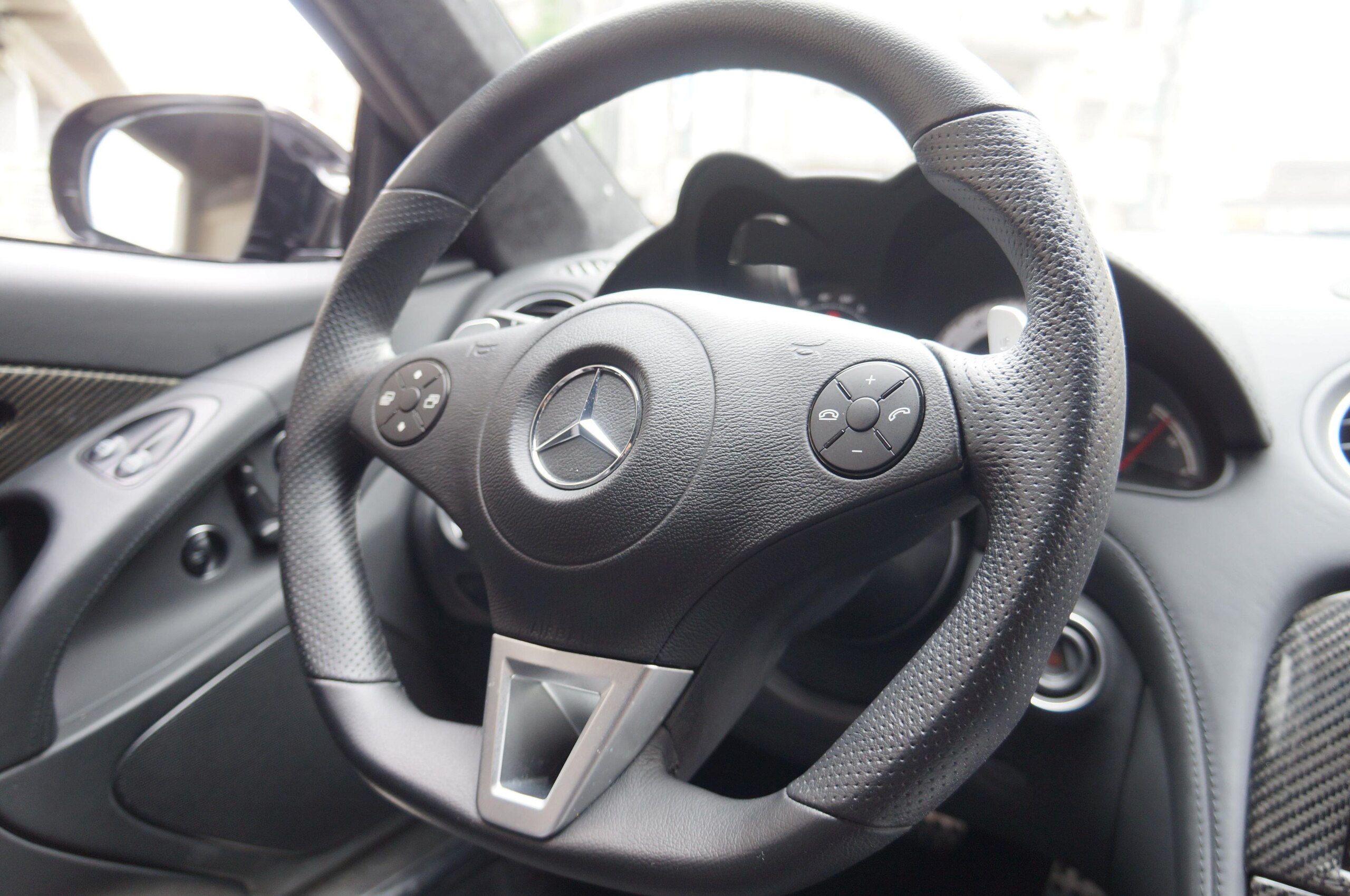 2009 Mercedes Benz SL65 AMG — Photo 10 / 23