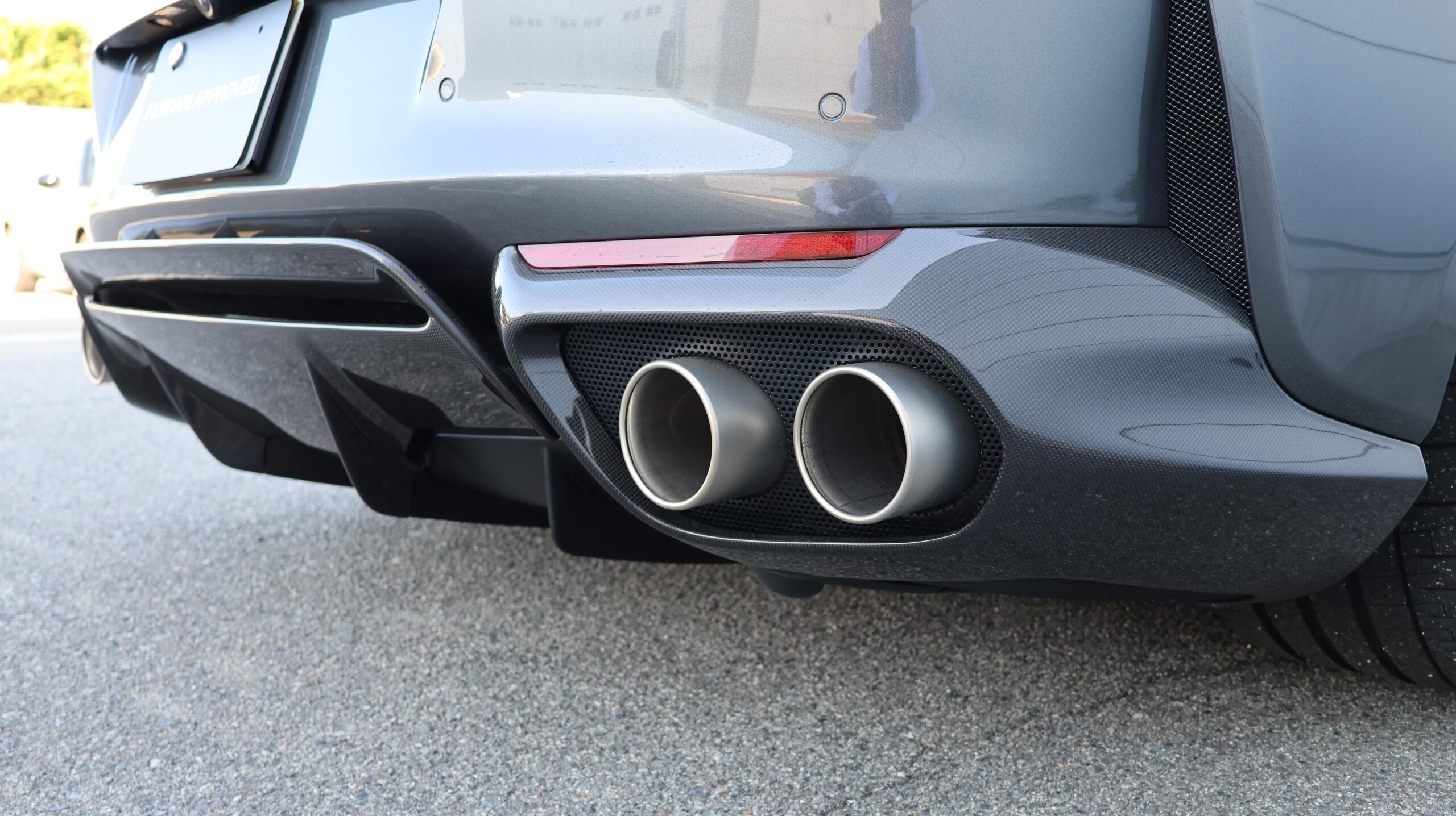 2021 Ferrari 812GTS — Photo 17 / 38