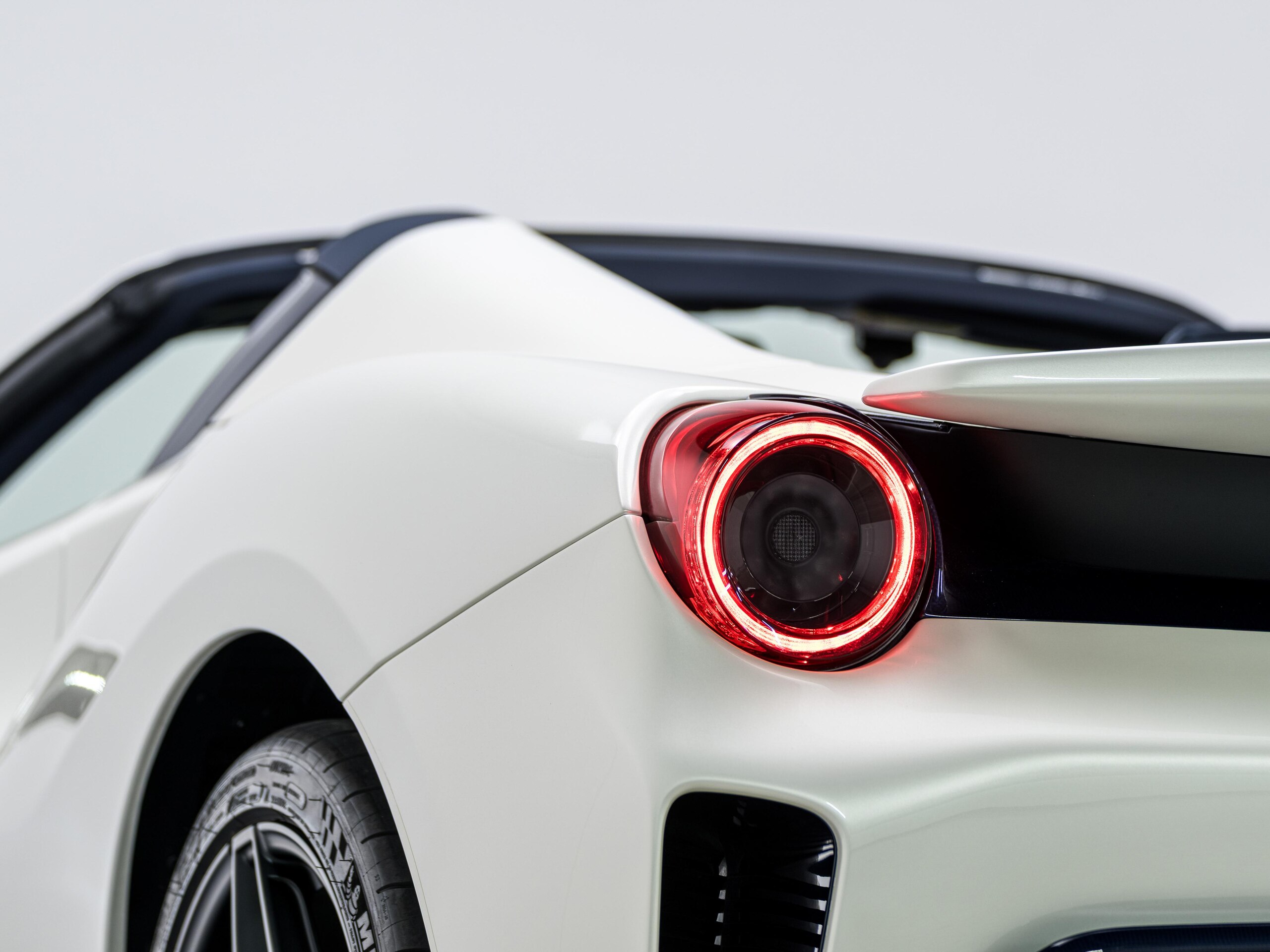 2021 Ferrari 488 Pista Spider — Photo 9 / 26