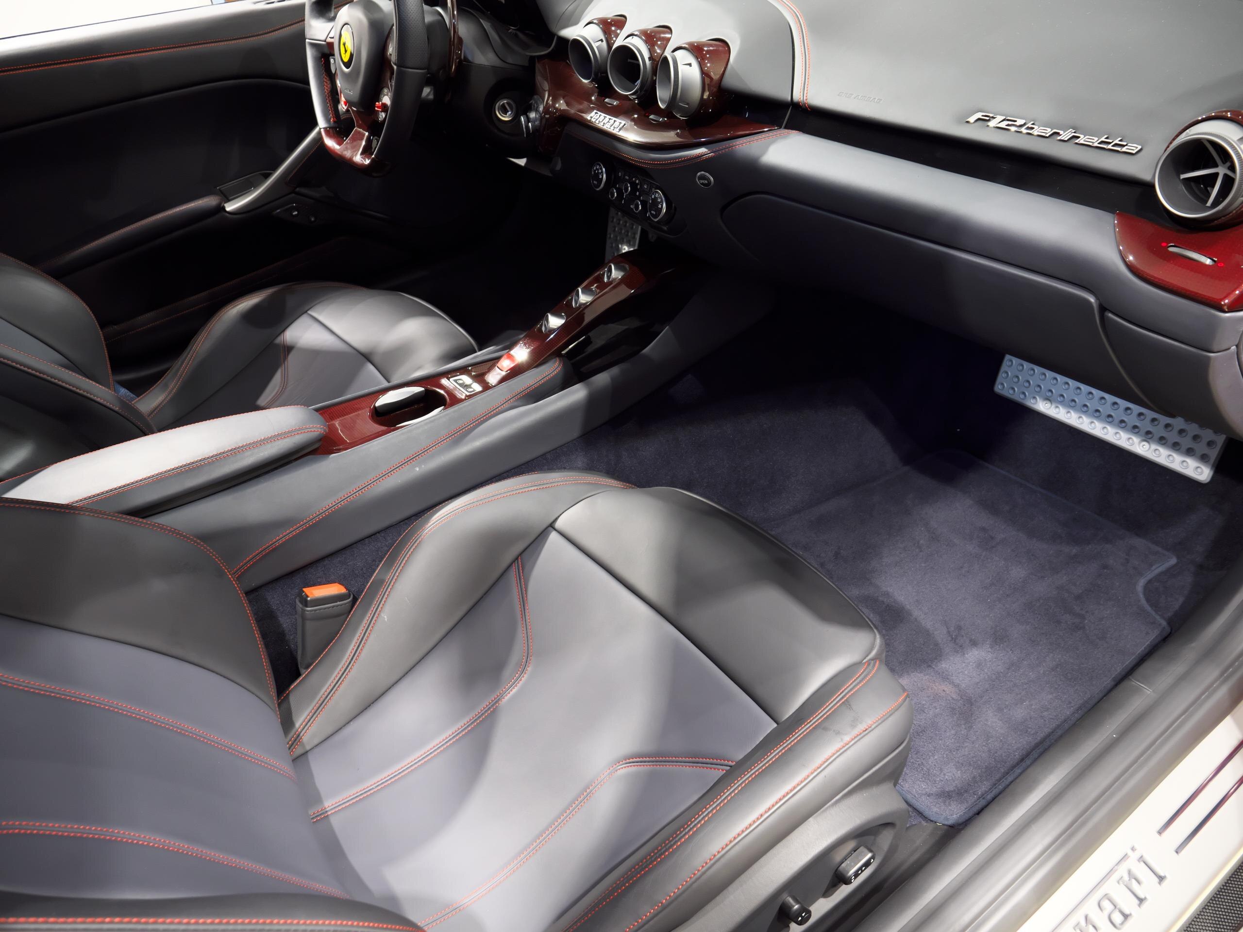 2014 Ferrari F12 Berlinetta — Photo 16 / 19