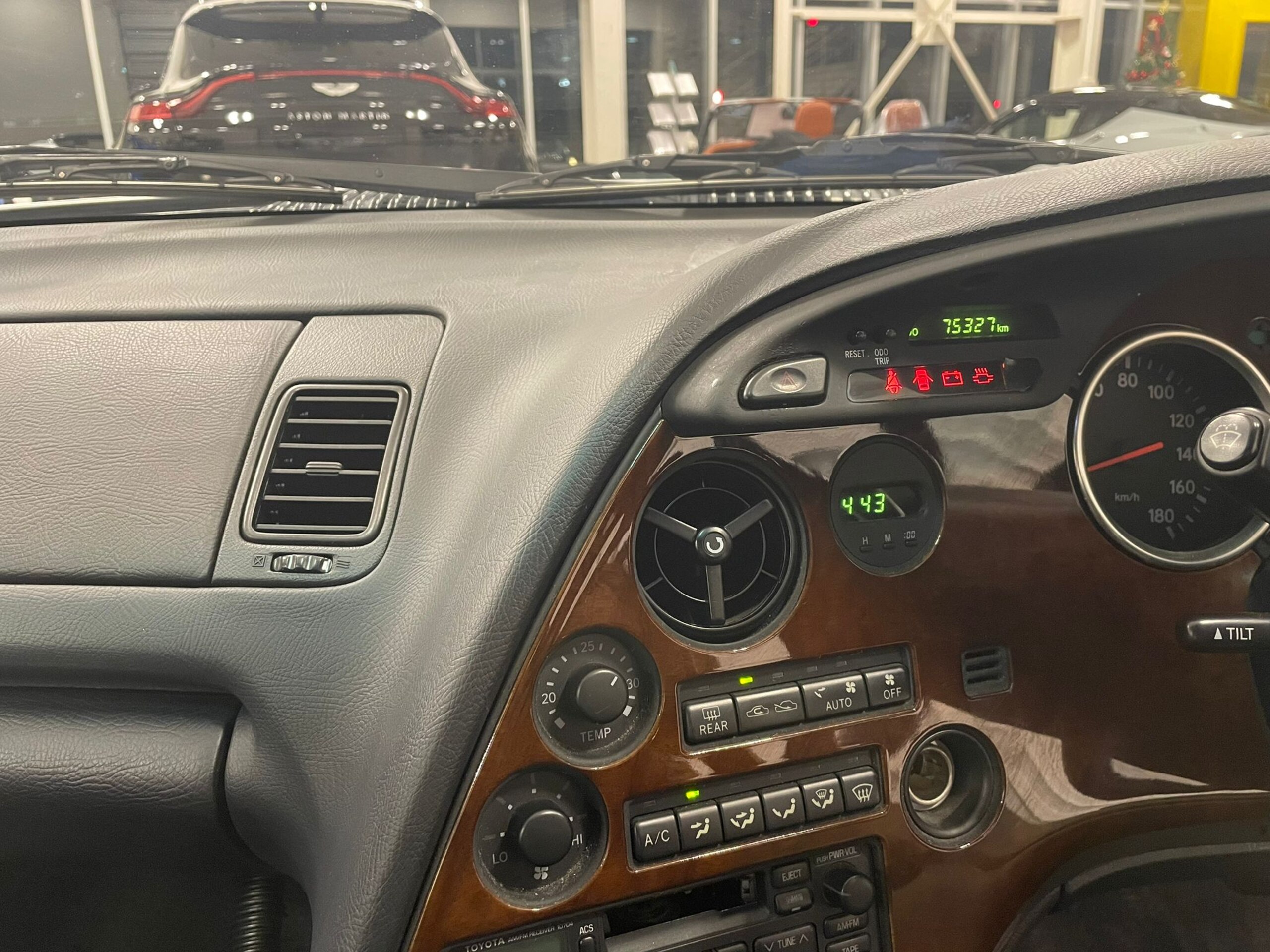 1993 Toyota Supra RZ — Photo 9 / 18