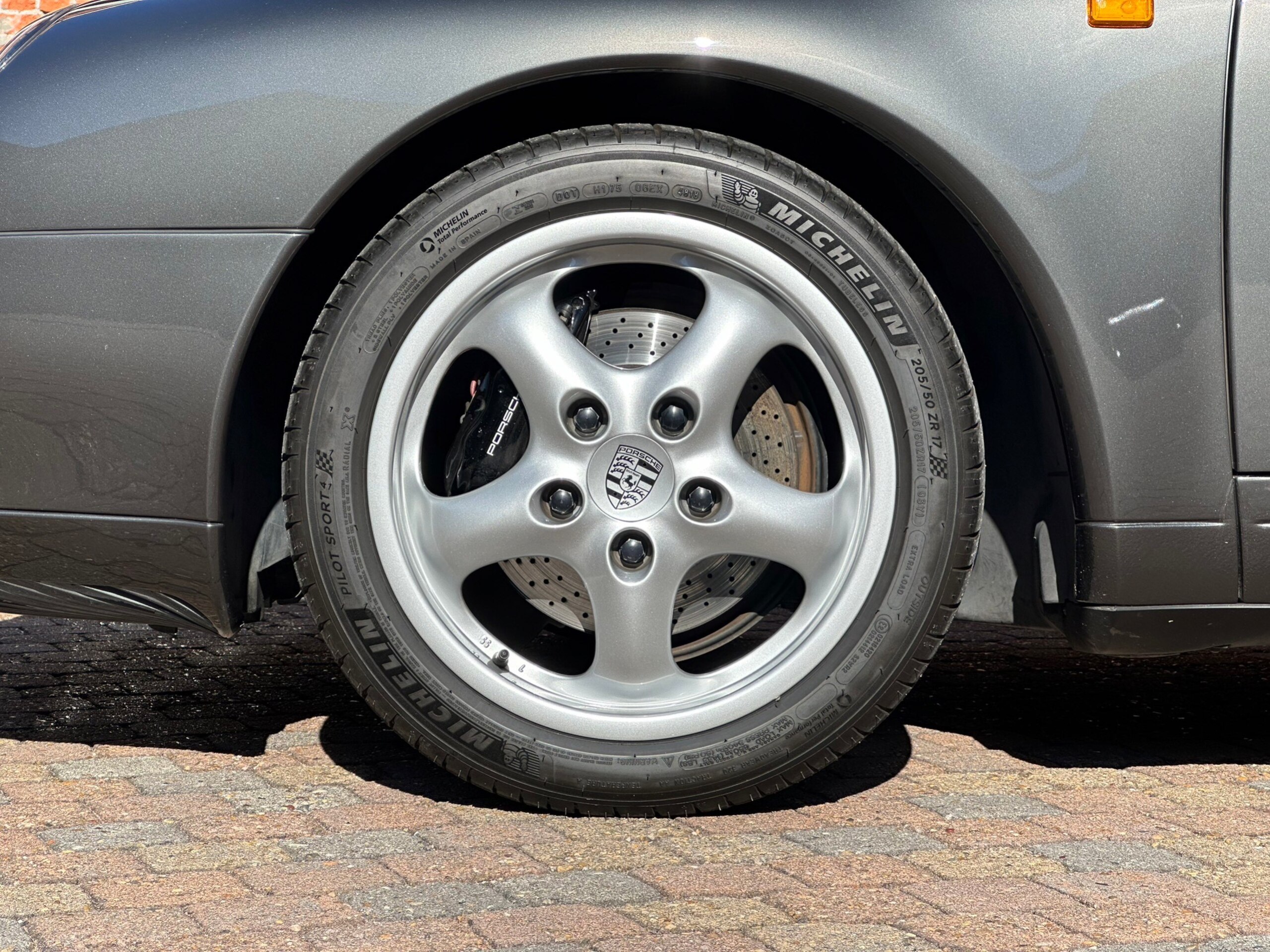 1994 Porsche 911 Carrera — Photo 11 / 25