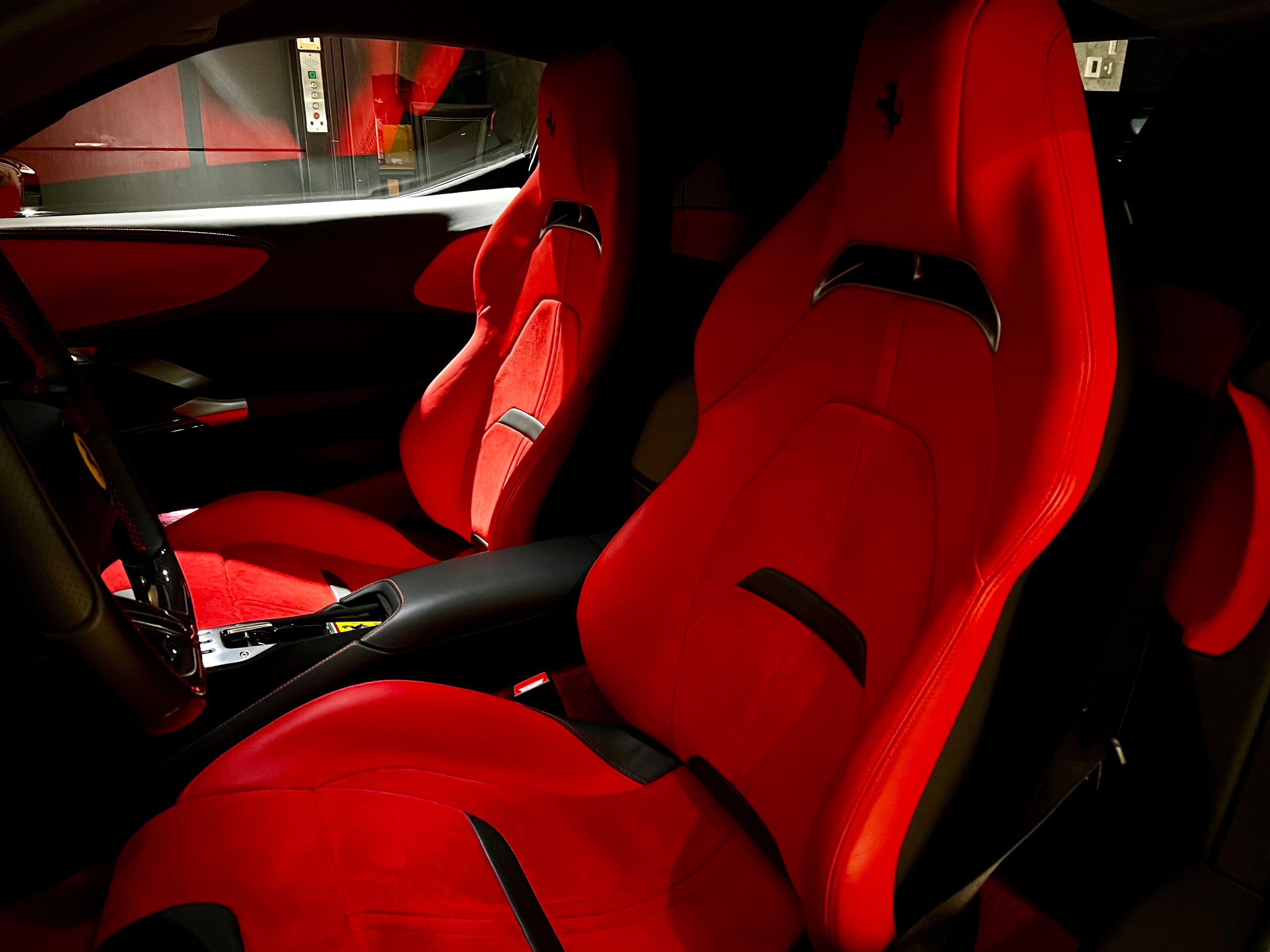 2021 Ferrari SF90 Stradale — Photo 7 / 17