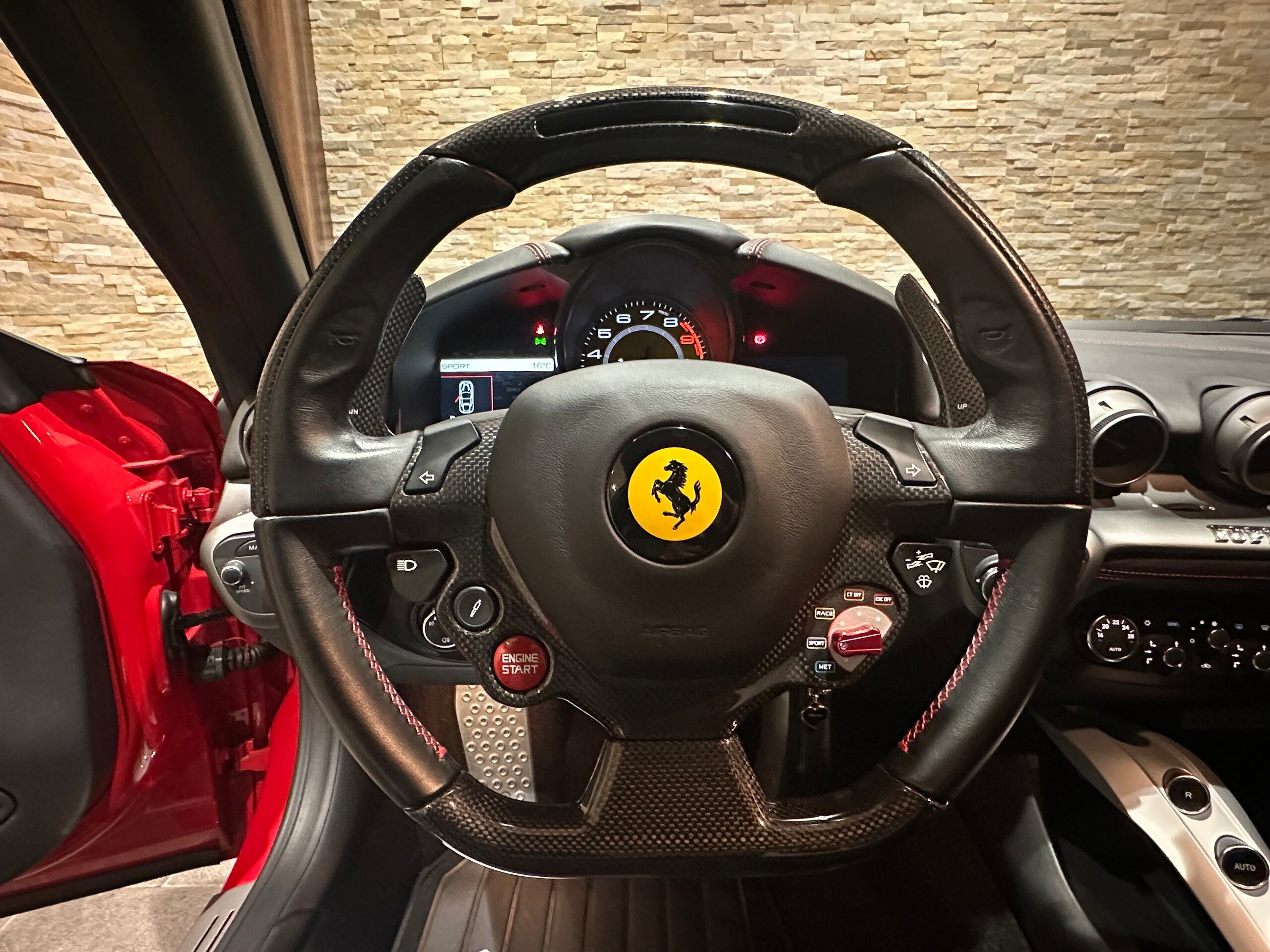 2013 Ferrari F12 Berlinetta — Photo 10 / 19