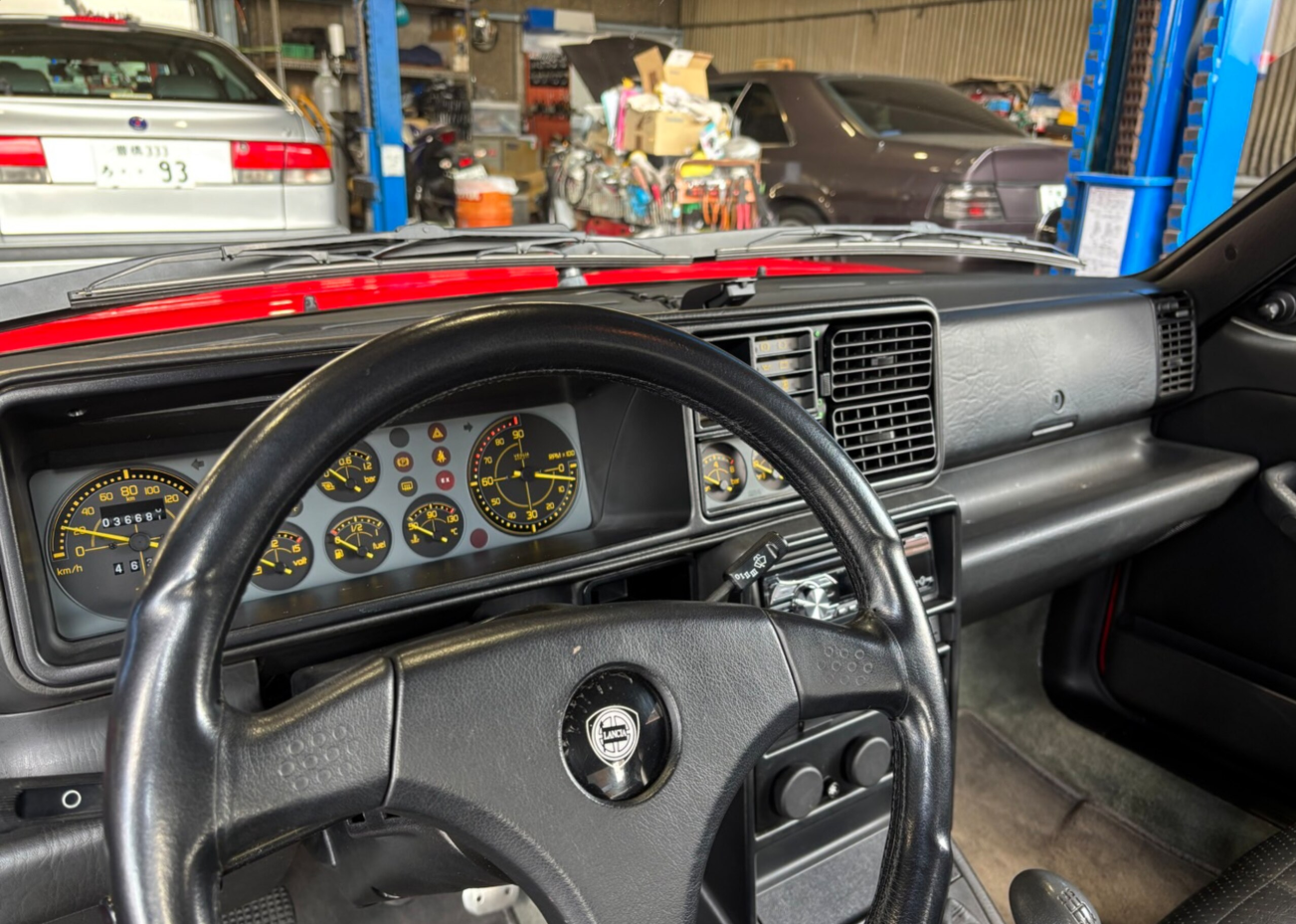 1993 Lancia Delta HF Integrale Evoluzione — Photo 8 / 15