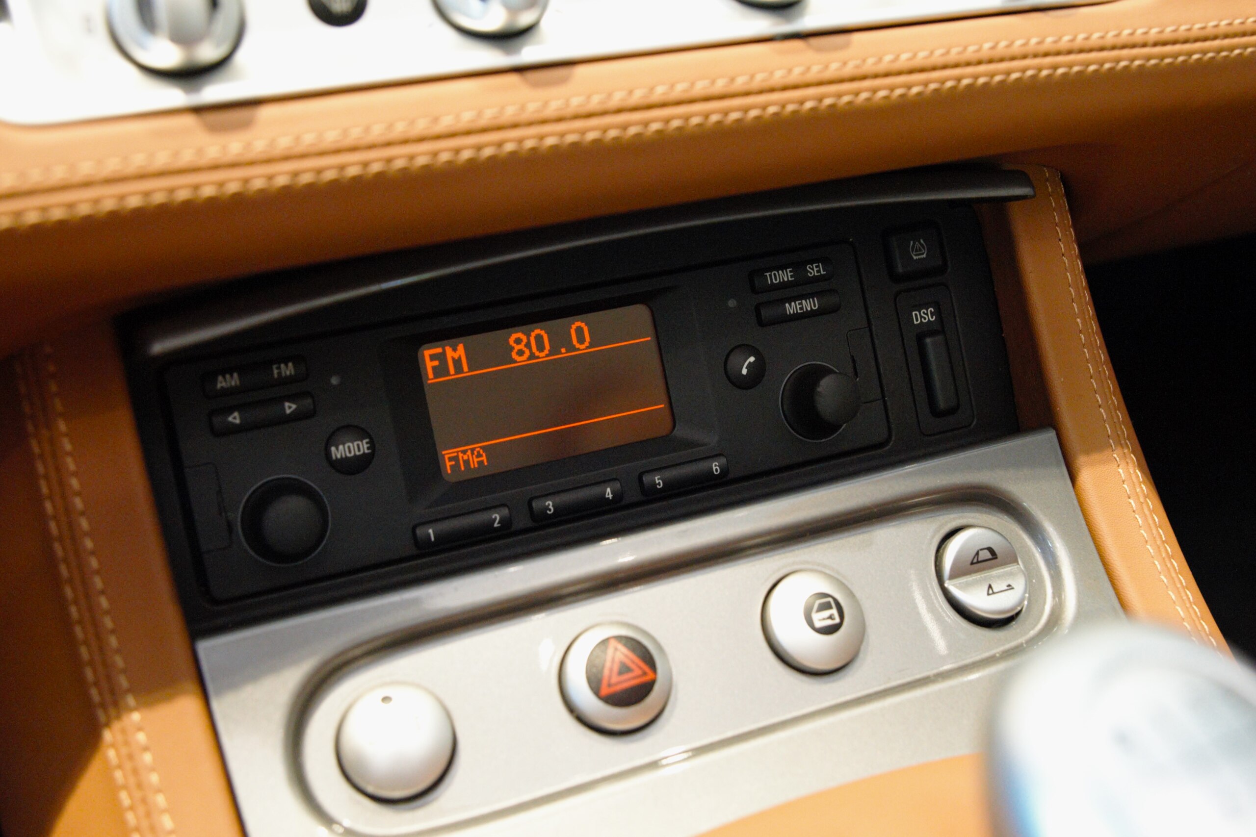 2000 BMW Z8 — Photo 13 / 18