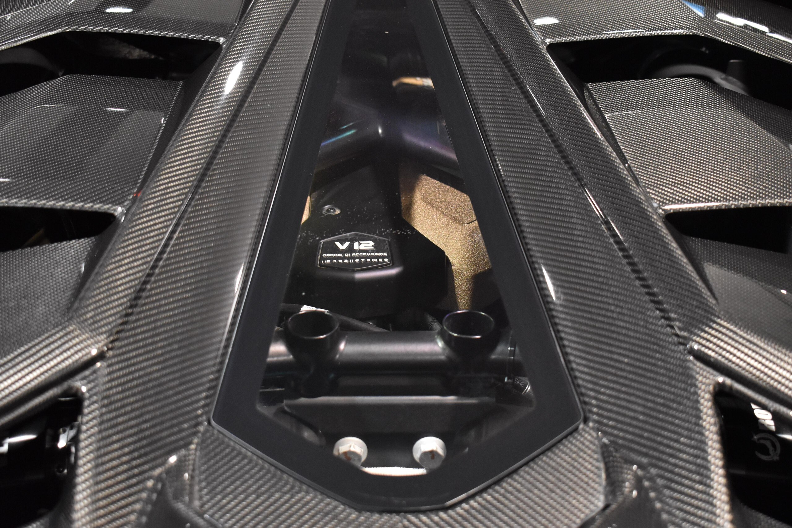2019 Lamborghini Aventador SVJ — Photo 19 / 32
