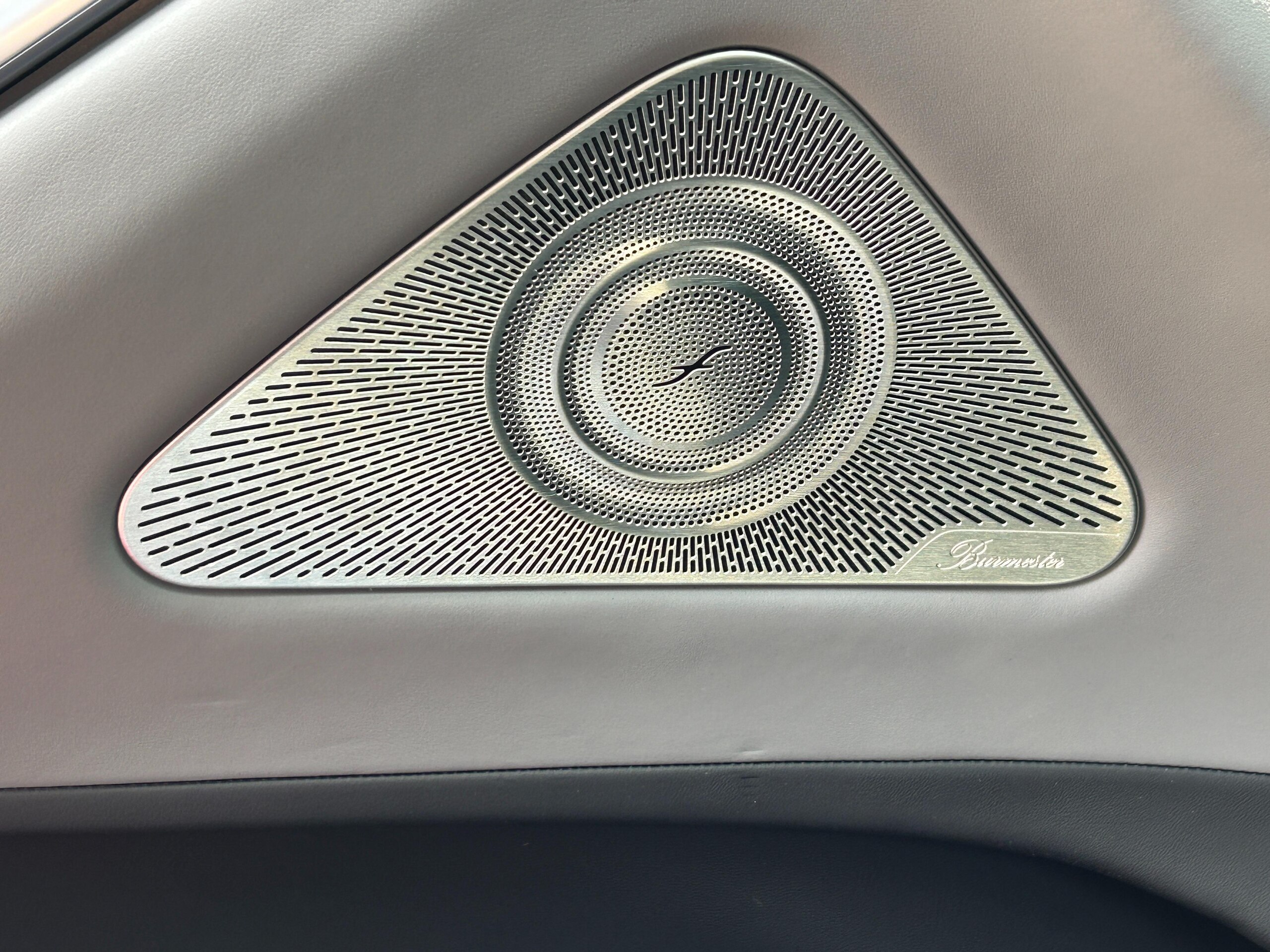 2025 Mercedes Benz Maybach S680 — Photo 23 / 40