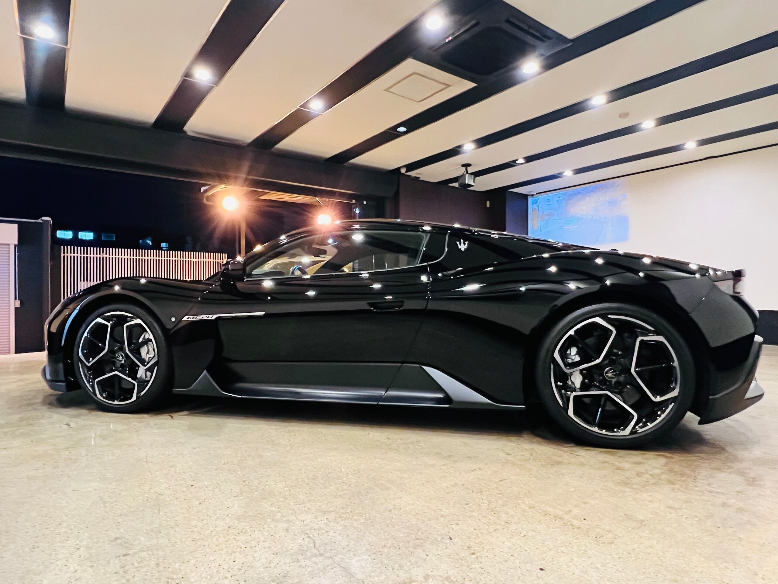 2022 Maserati MC20 — Photo 6 / 21