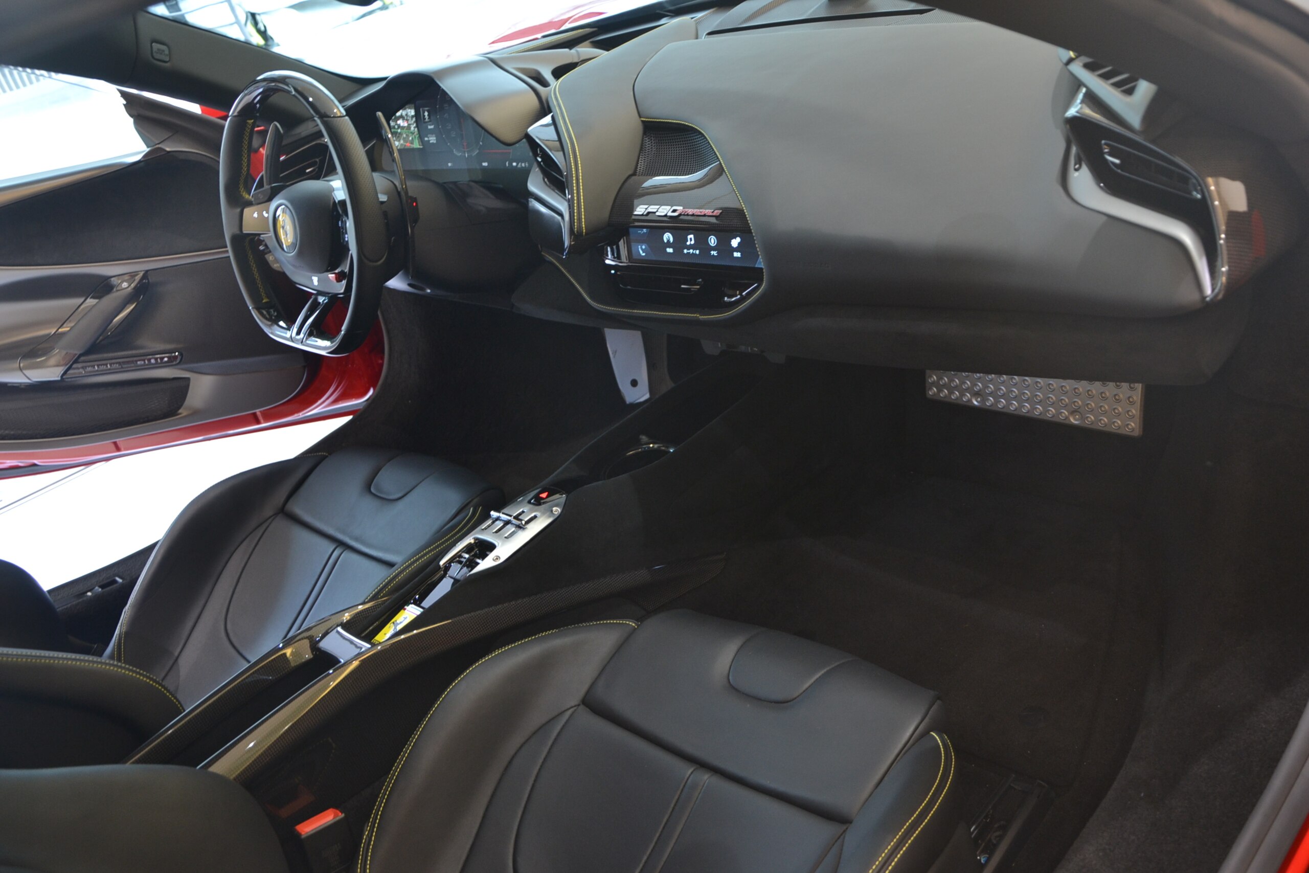 2021 Ferrari SF90 Stradale — Photo 14 / 19