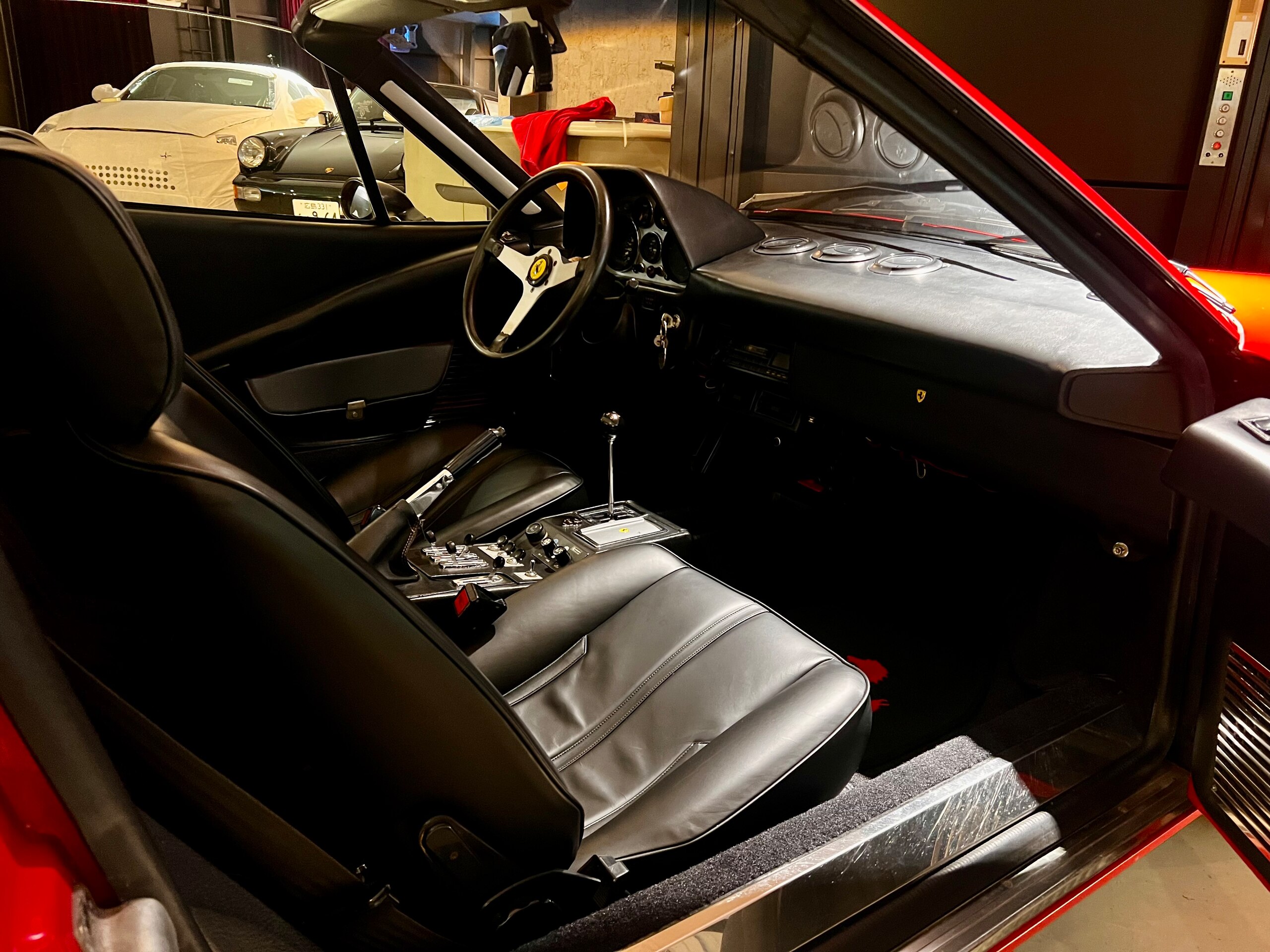 1980 Ferrari 308GTS — Photo 13 / 17