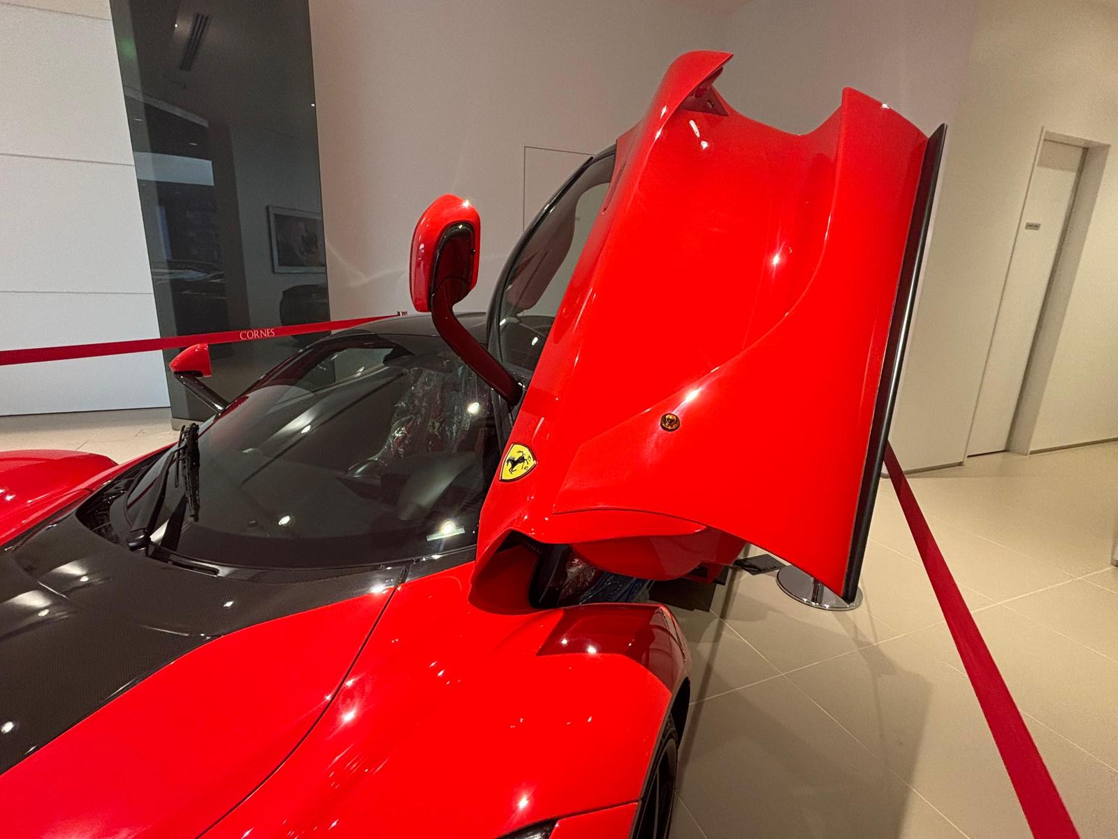 2018 Ferrari LaFerrari — Photo 8 / 18
