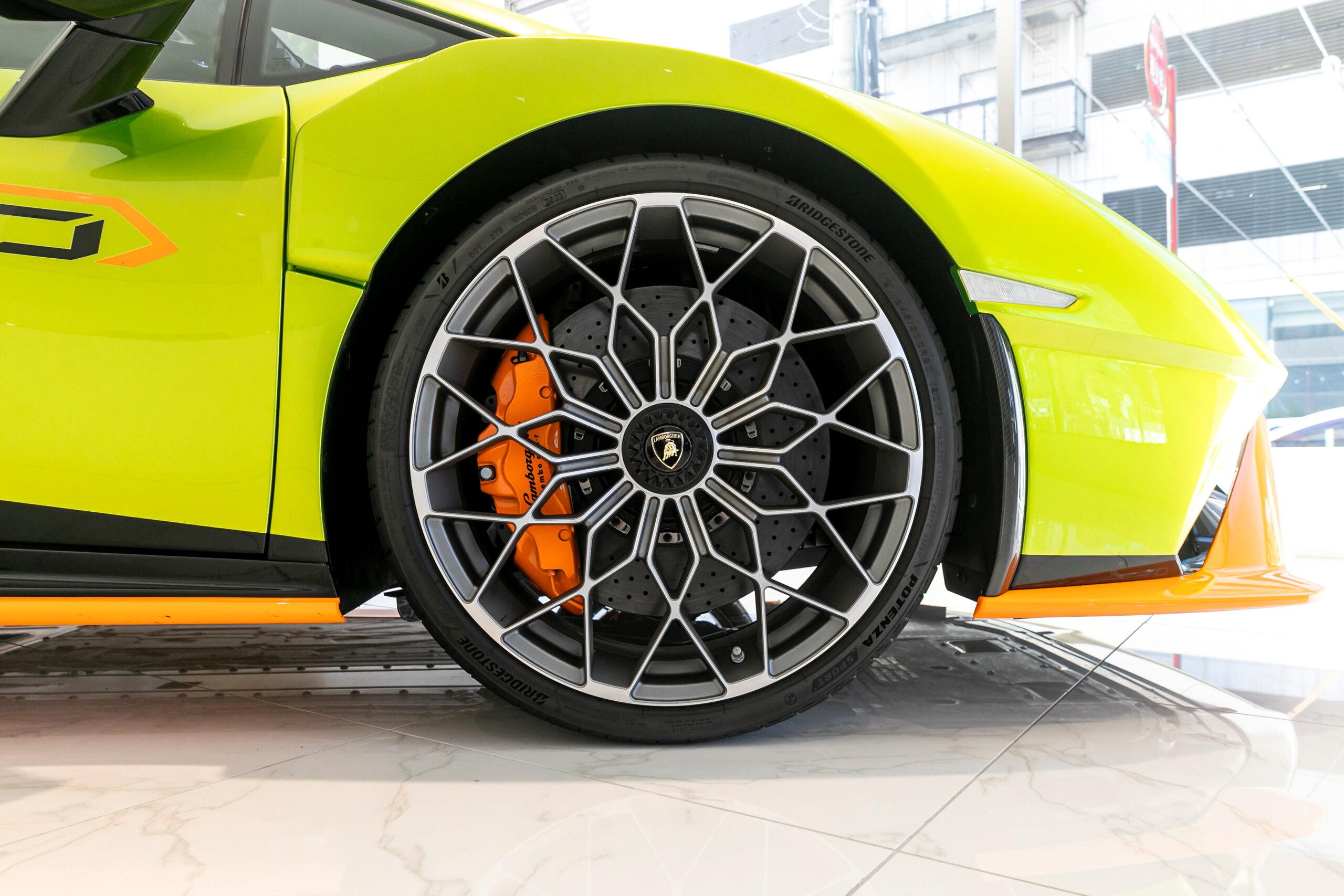 2023 Lamborghini Huracán STO — Photo 24 / 27