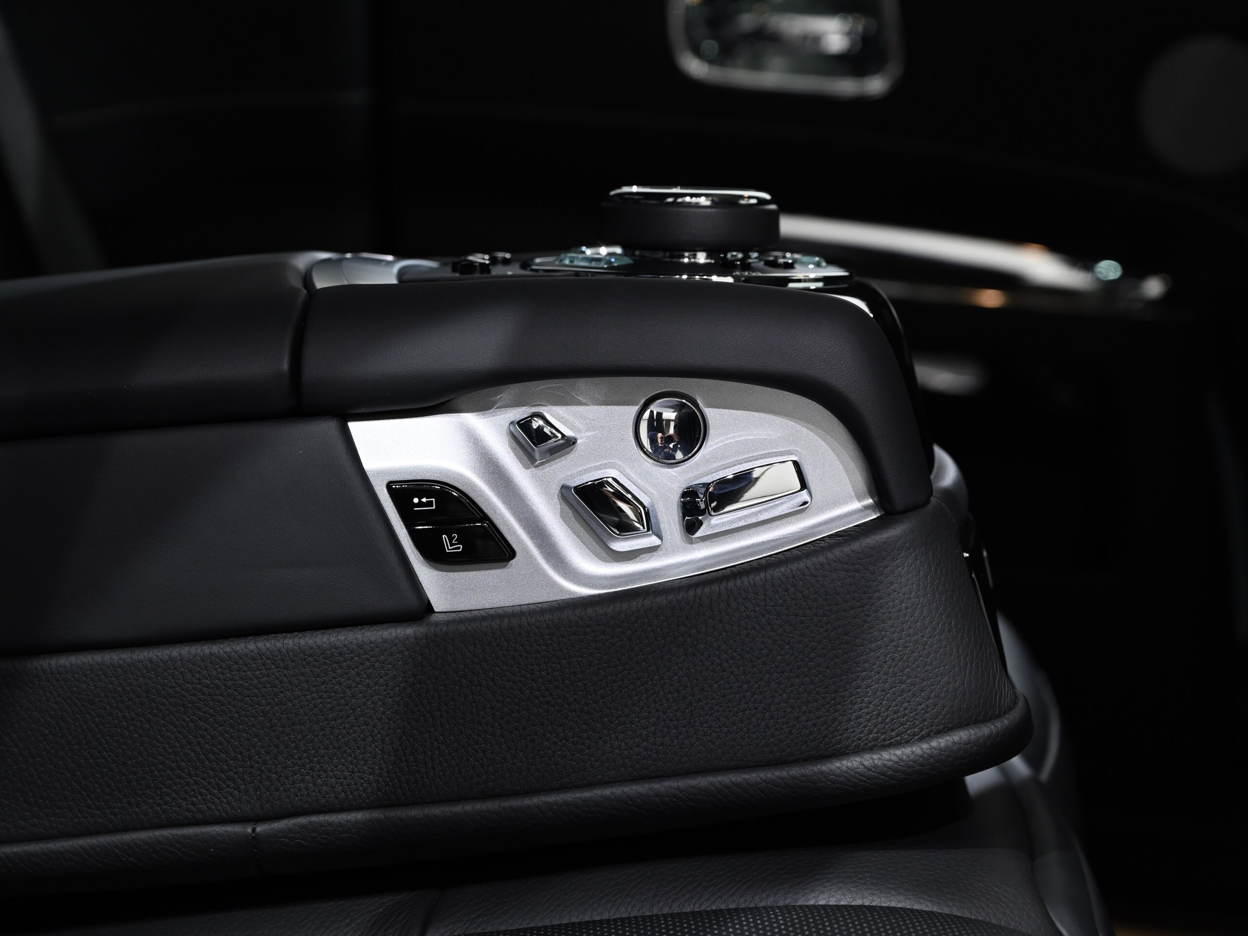 2014 Rolls-Royce Ghost — Photo 24 / 28