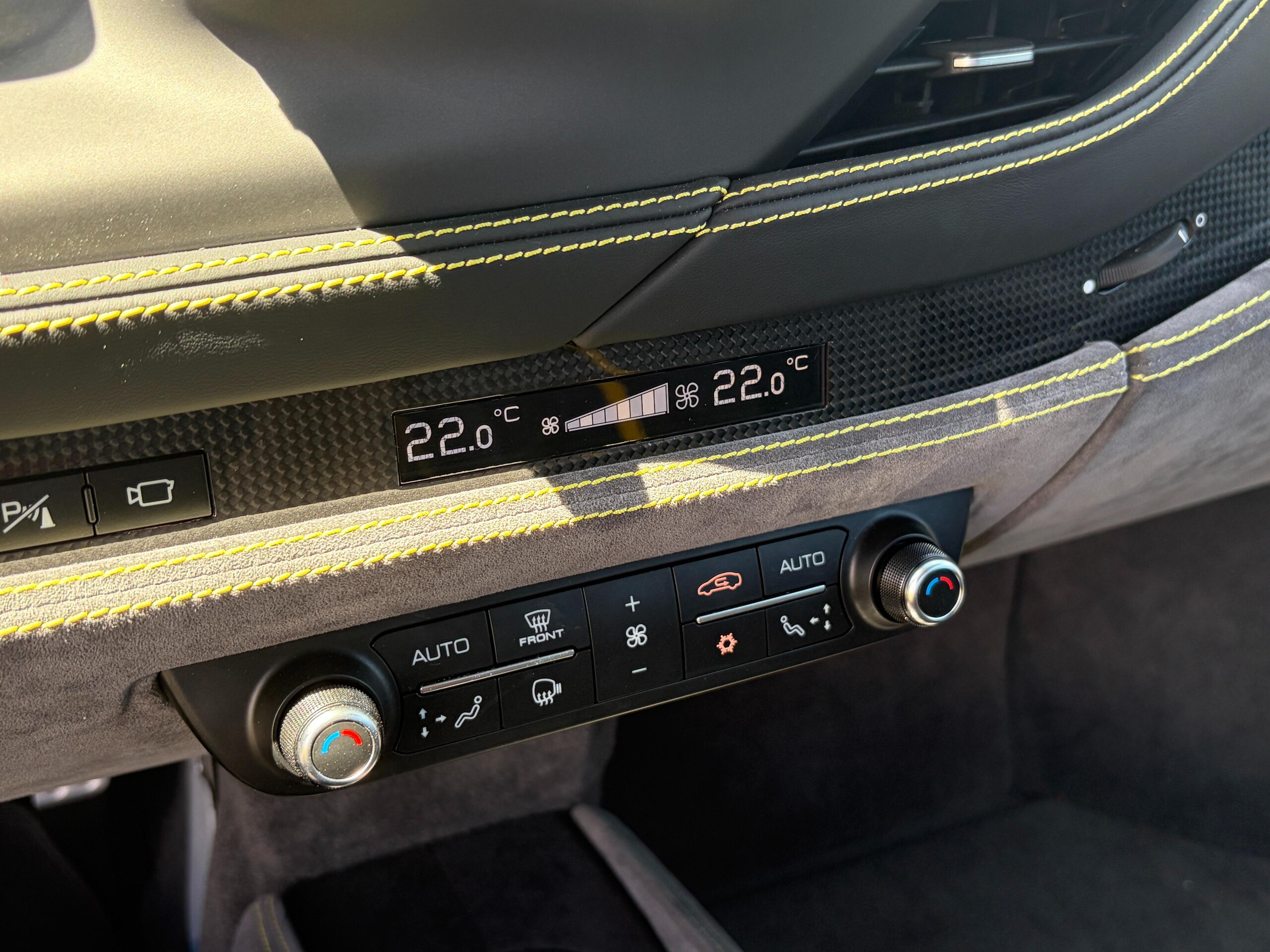 2022 Ferrari F8 Tributo — Photo 24 / 32