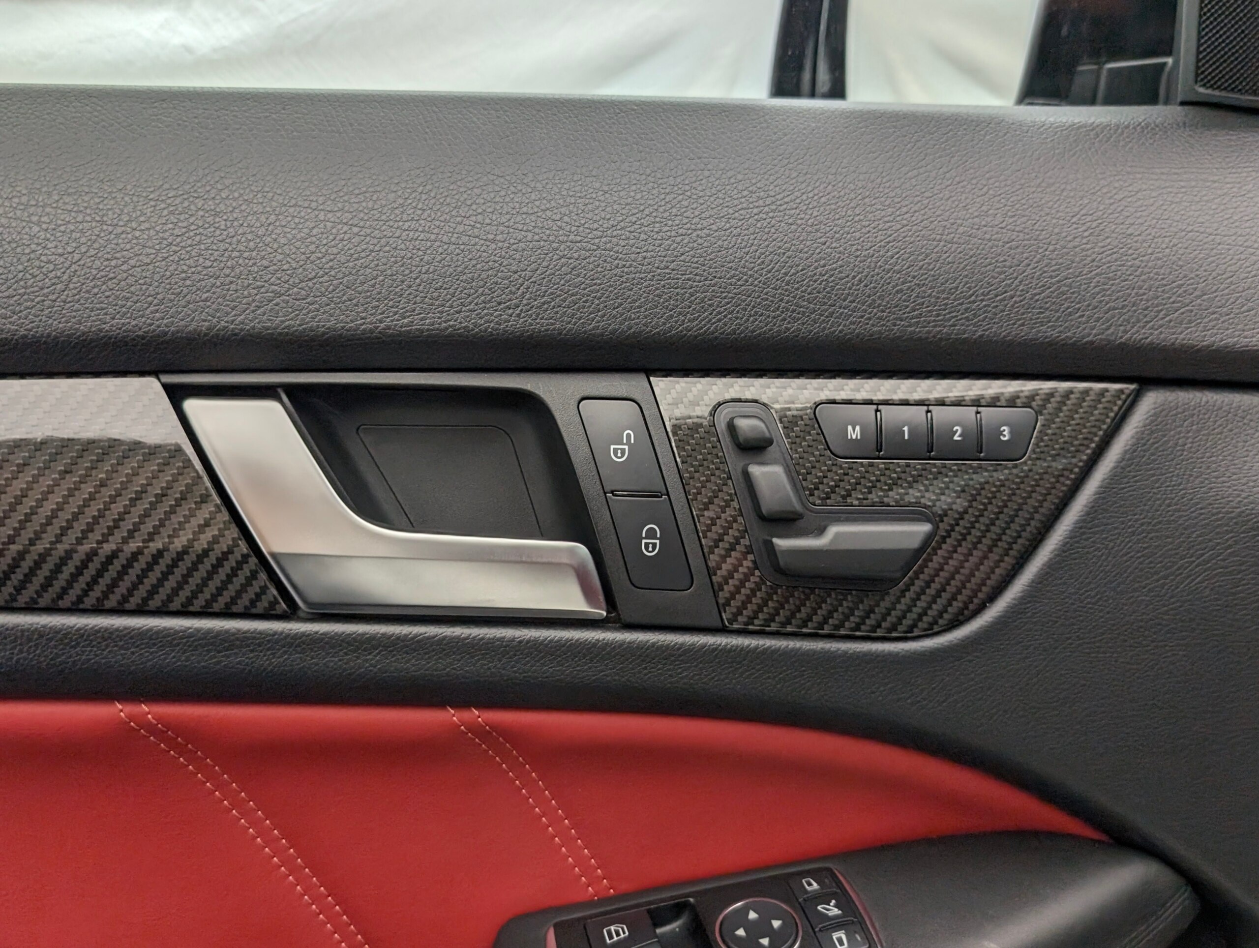 2012 Mercedes Benz C63 AMG — Photo 9 / 21