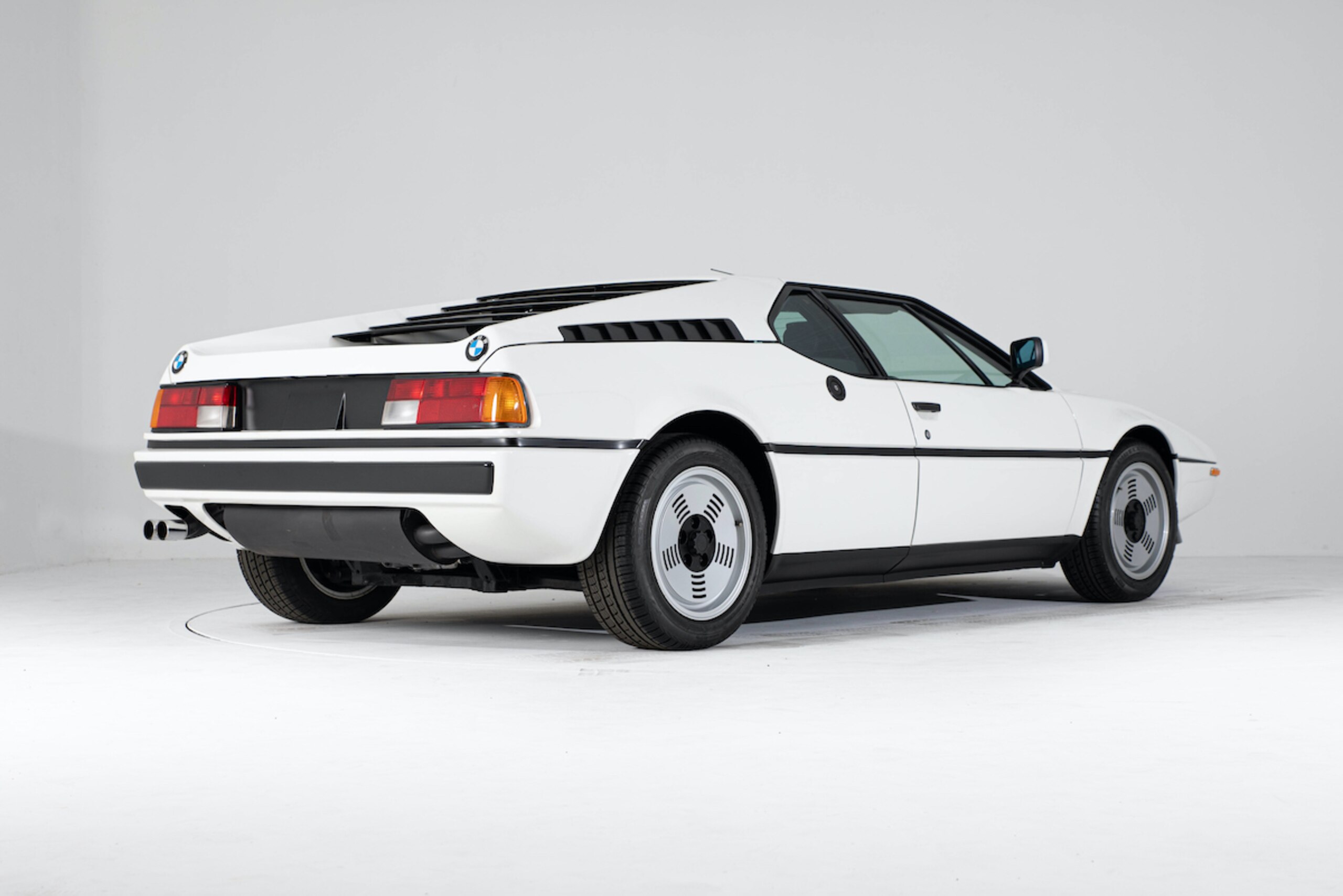 1981 BMW M1 — Photo 7 / 33