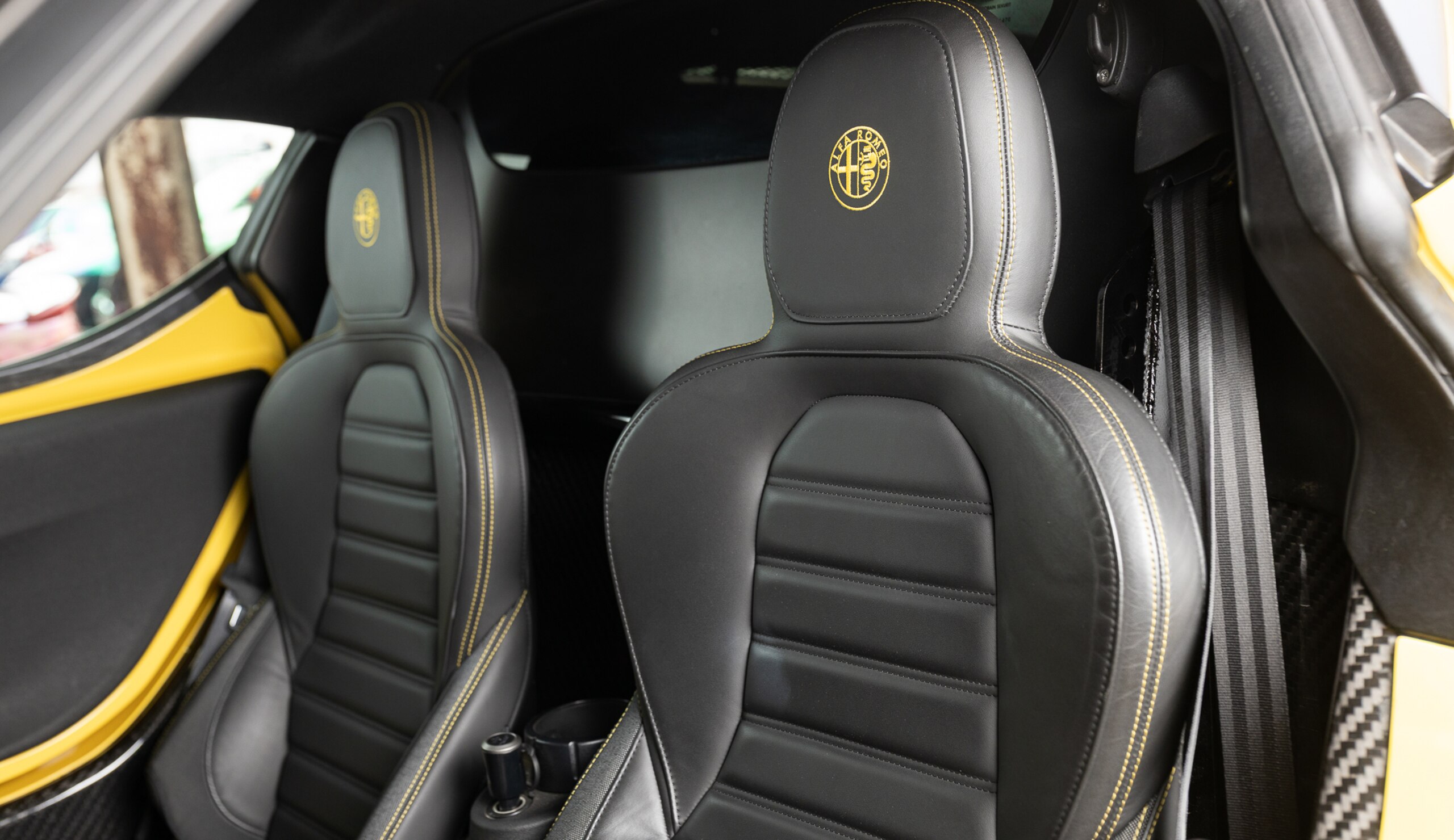 2016 Alfa Romeo 4C — Photo 8 / 17
