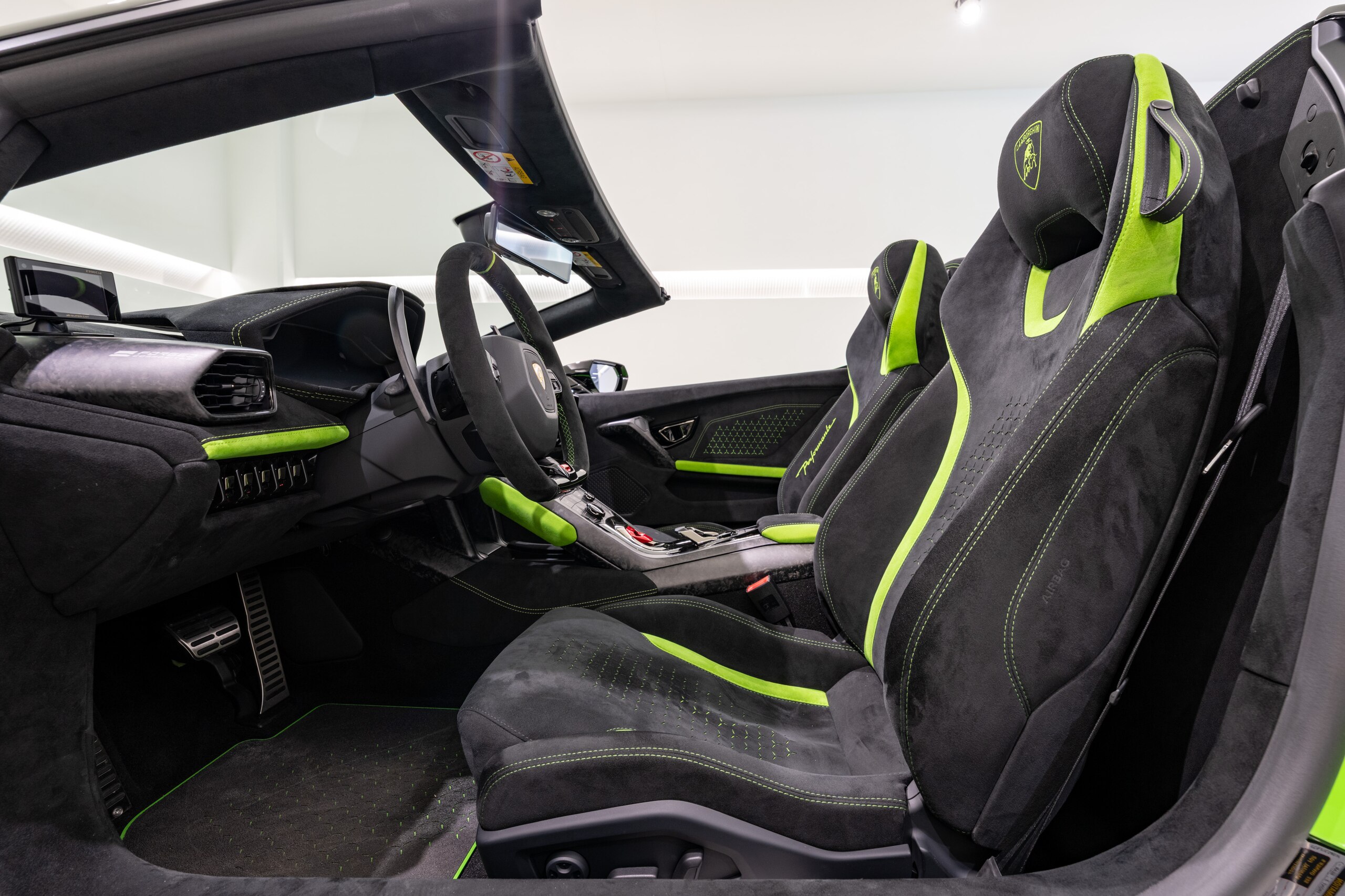 2019 Lamborghini Huracán Spyder Performante — Photo 10 / 25