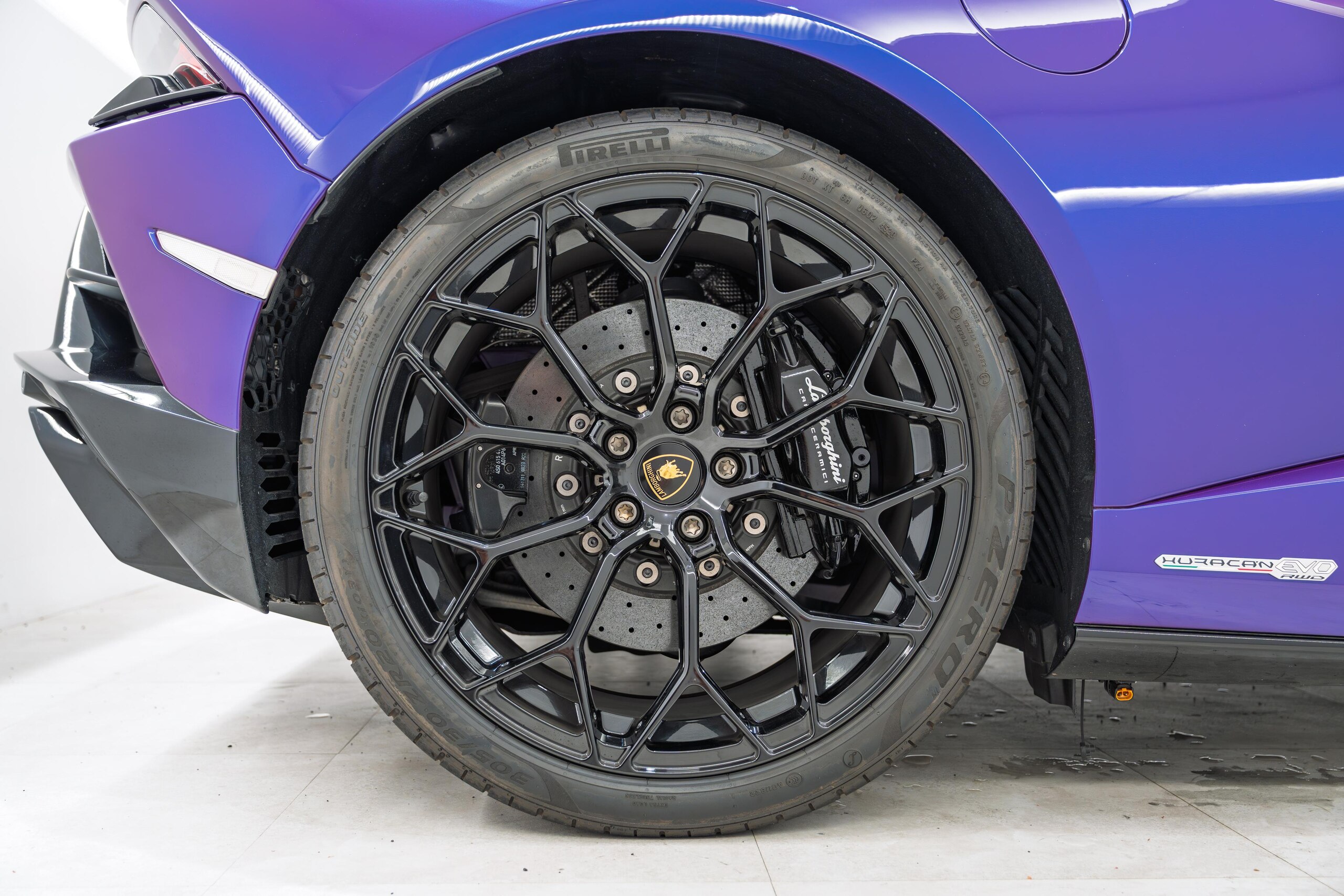 2021 Lamborghini Huracán EVO Spyder — Photo 20 / 33