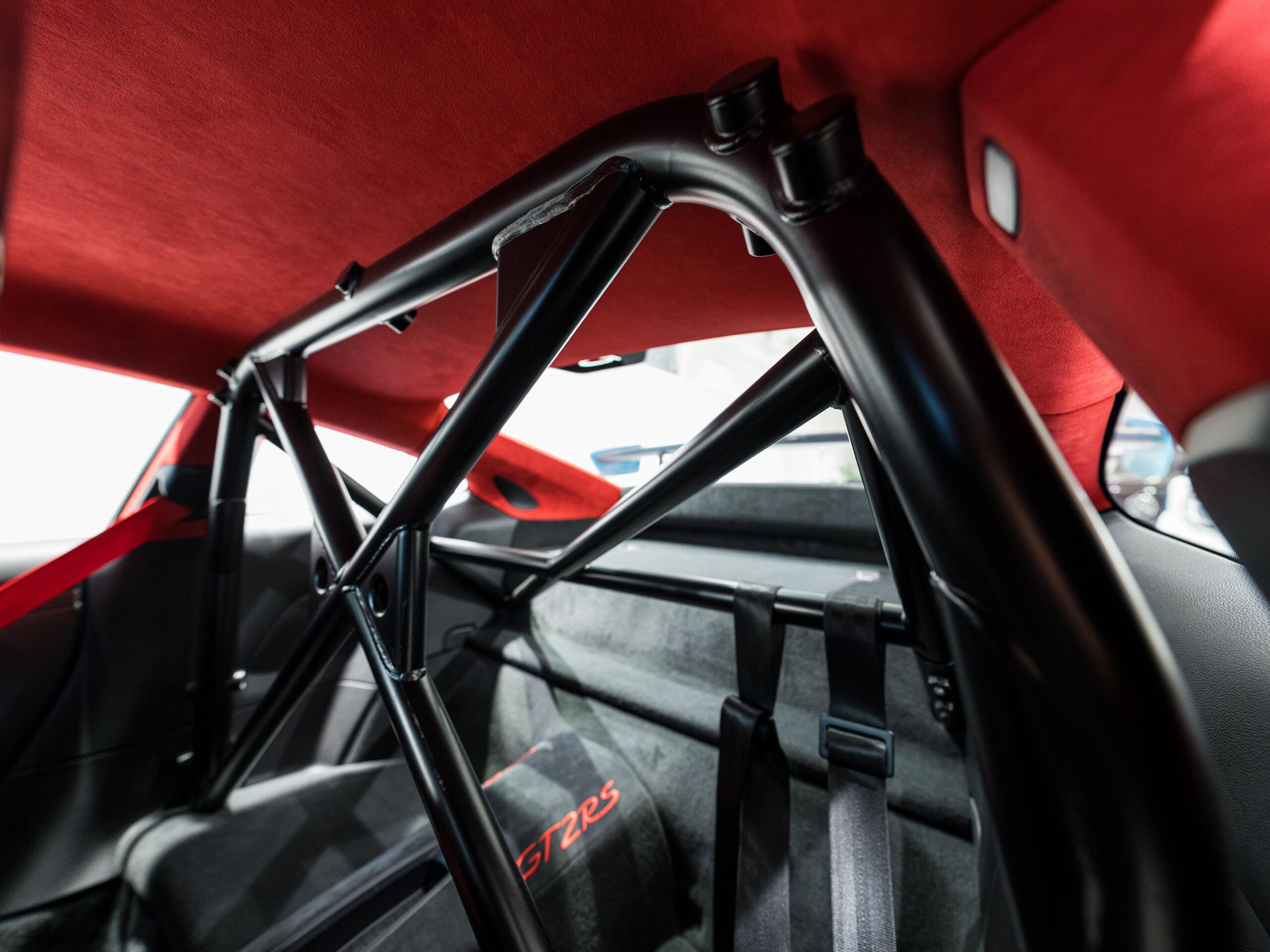 2019 Porsche 911 GT2 RS — Photo 16 / 20