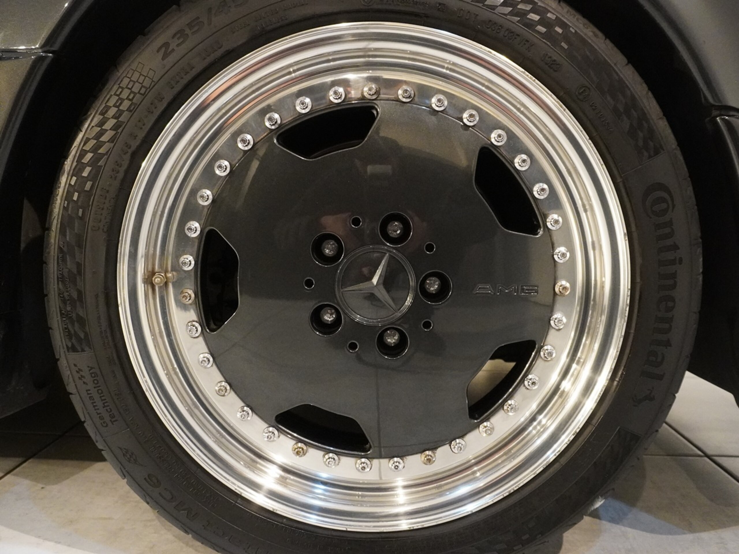1993 Mercedes Benz E60 AMG — Photo 23 / 24