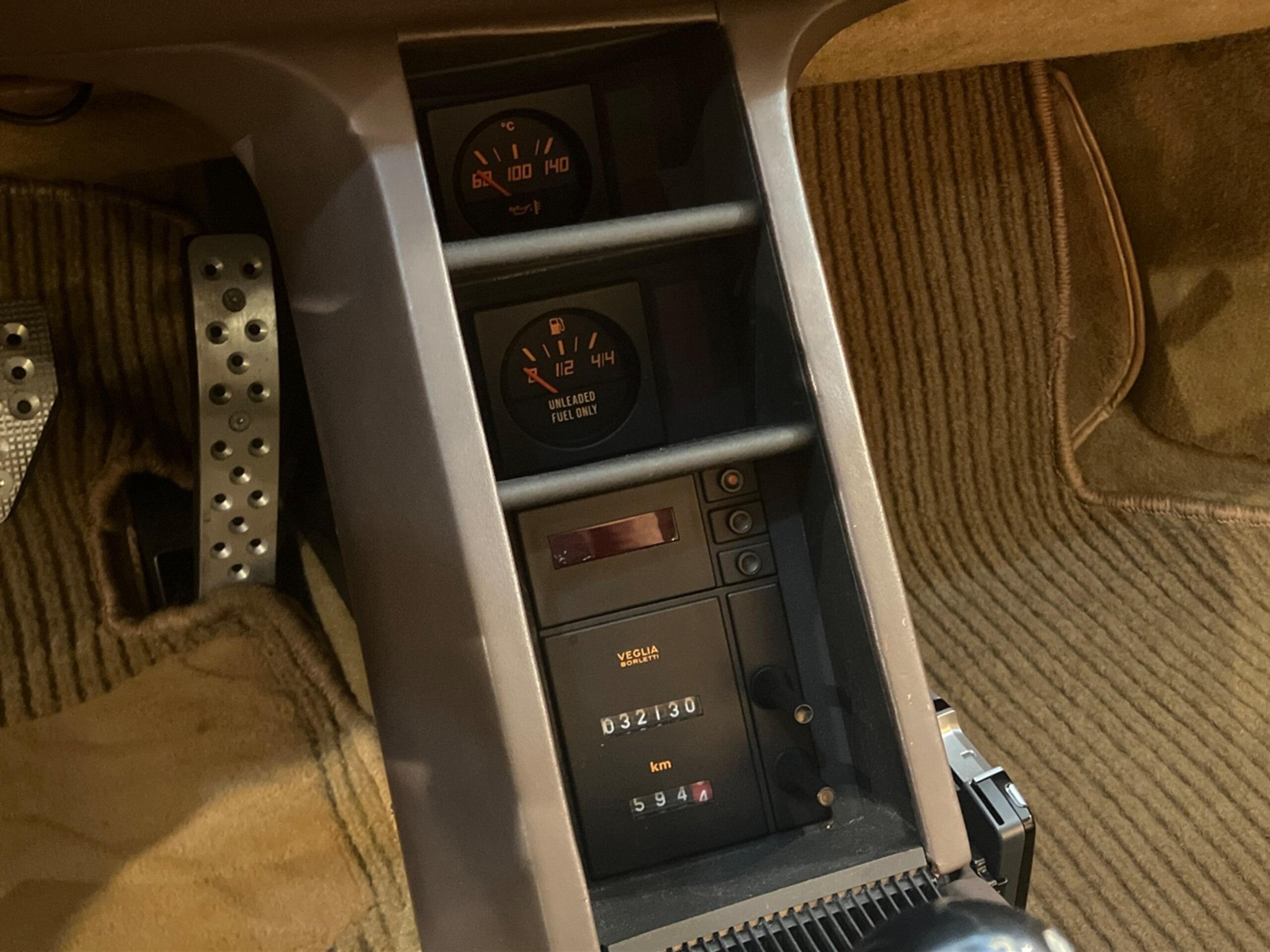1988 Ferrari Testarossa — Photo 13 / 21
