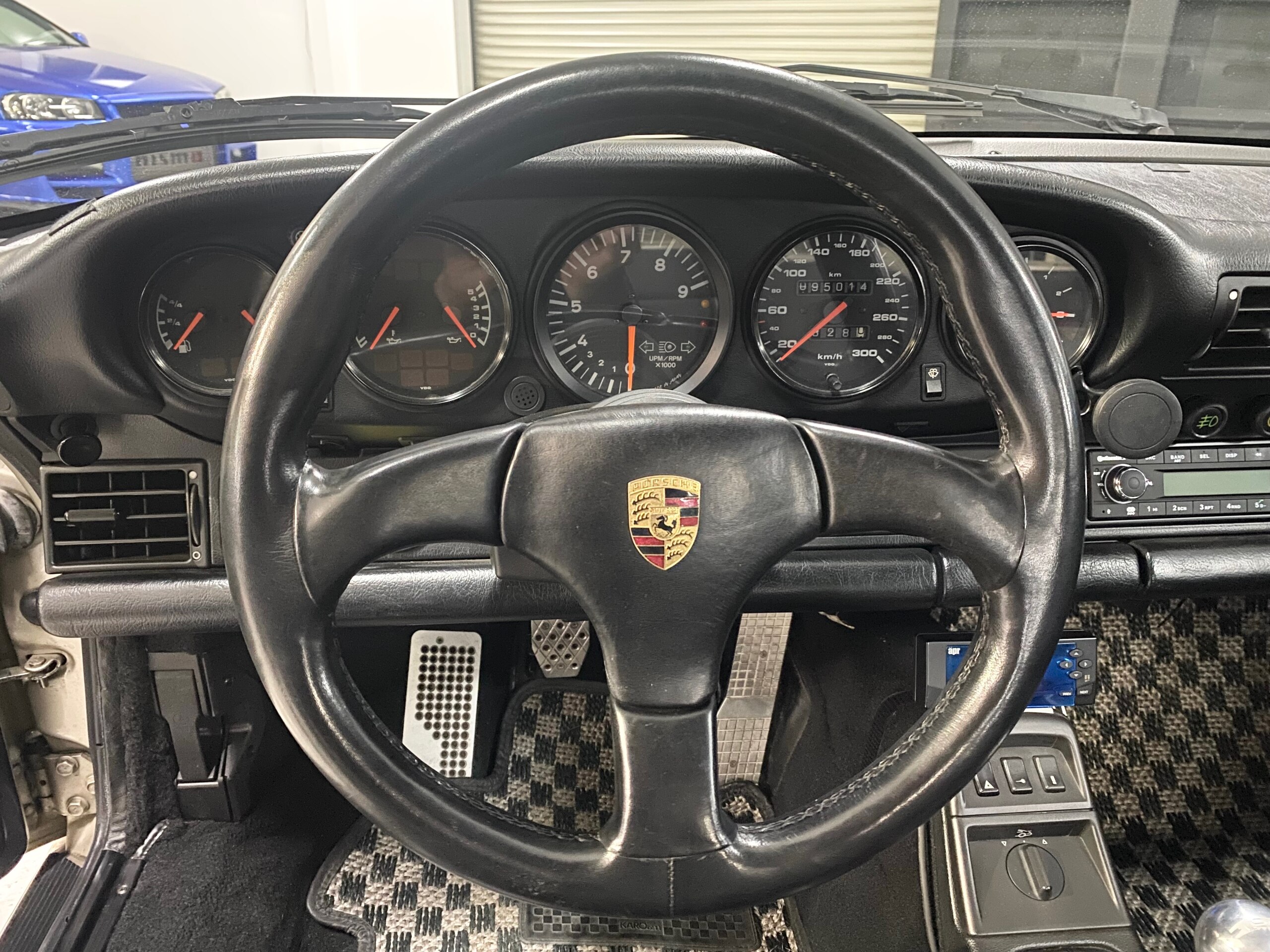 1990 Porsche 911 Carrera 2 — Photo 8 / 14