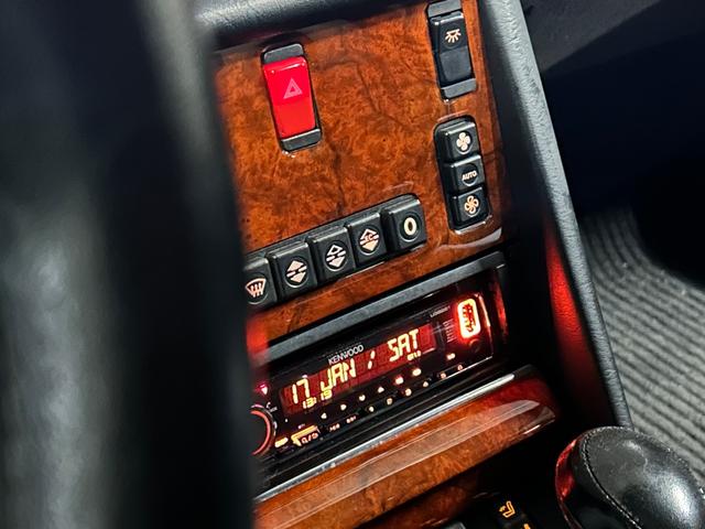 1989 Mercedes Benz 560SEL — Photo 7 / 11