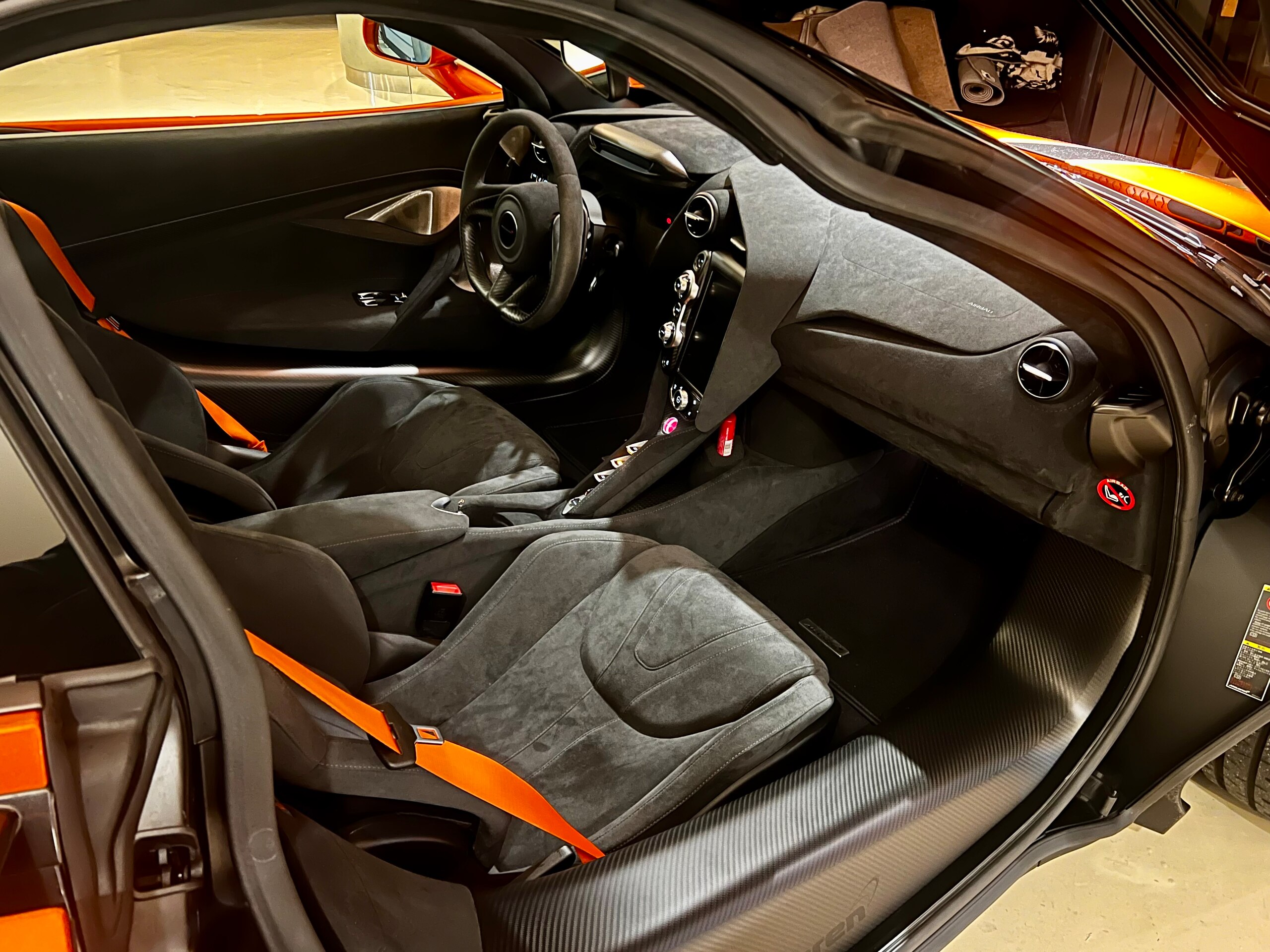 2018 McLaren 720S — Photo 12 / 20
