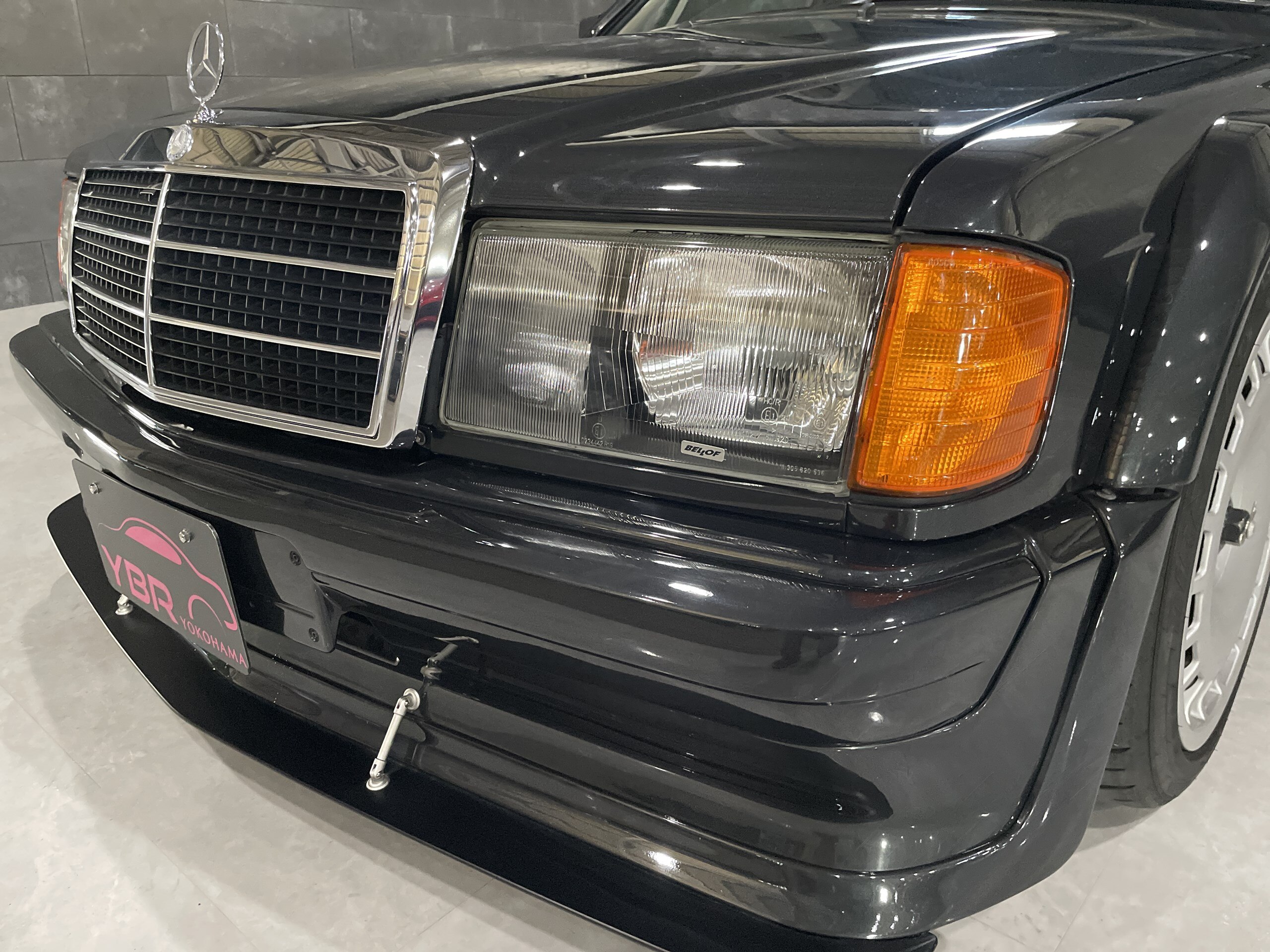 1991 Mercedes Benz 190E — Photo 8 / 36
