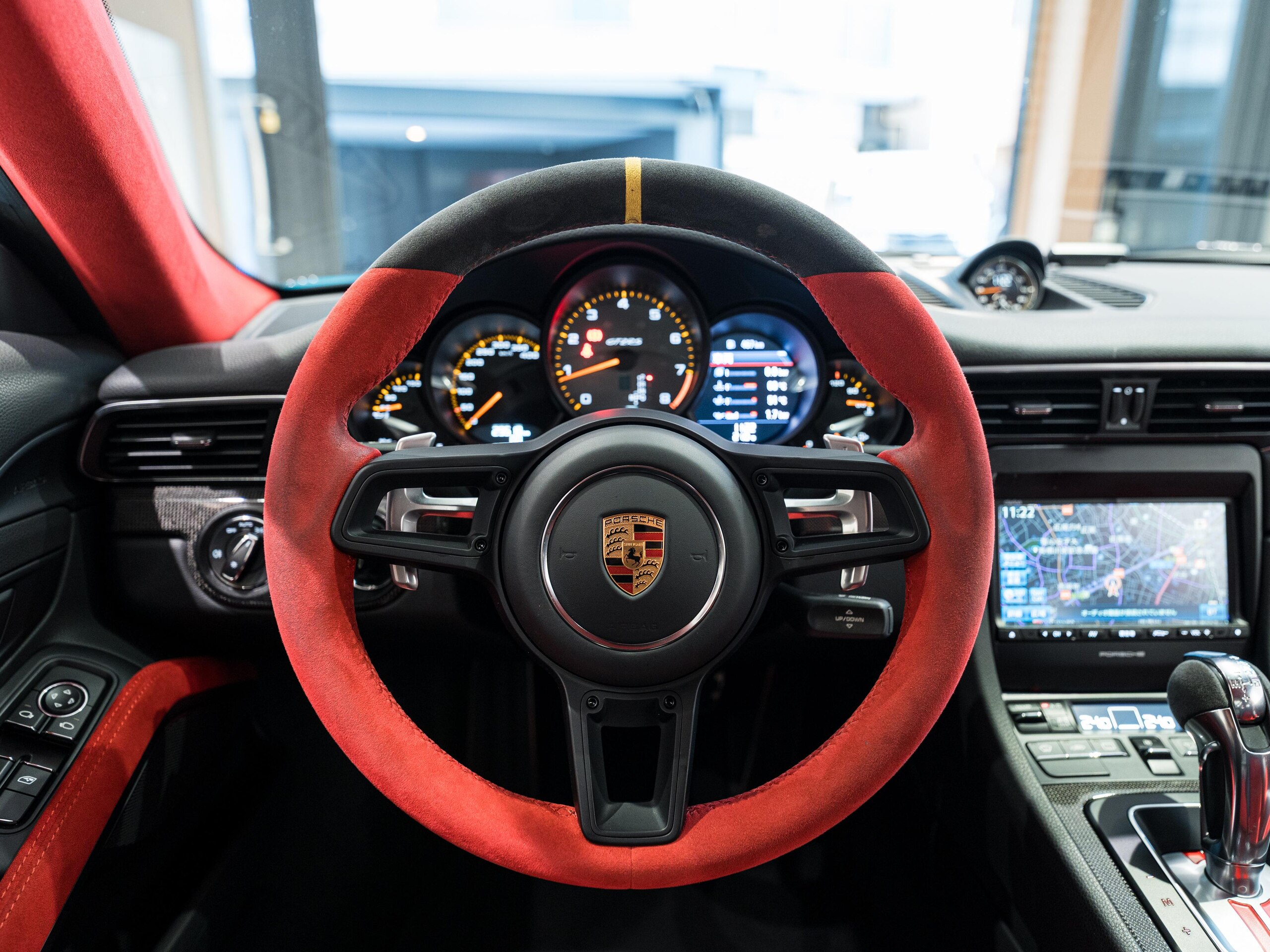 2019 Porsche 911 GT2 RS — Photo 9 / 20