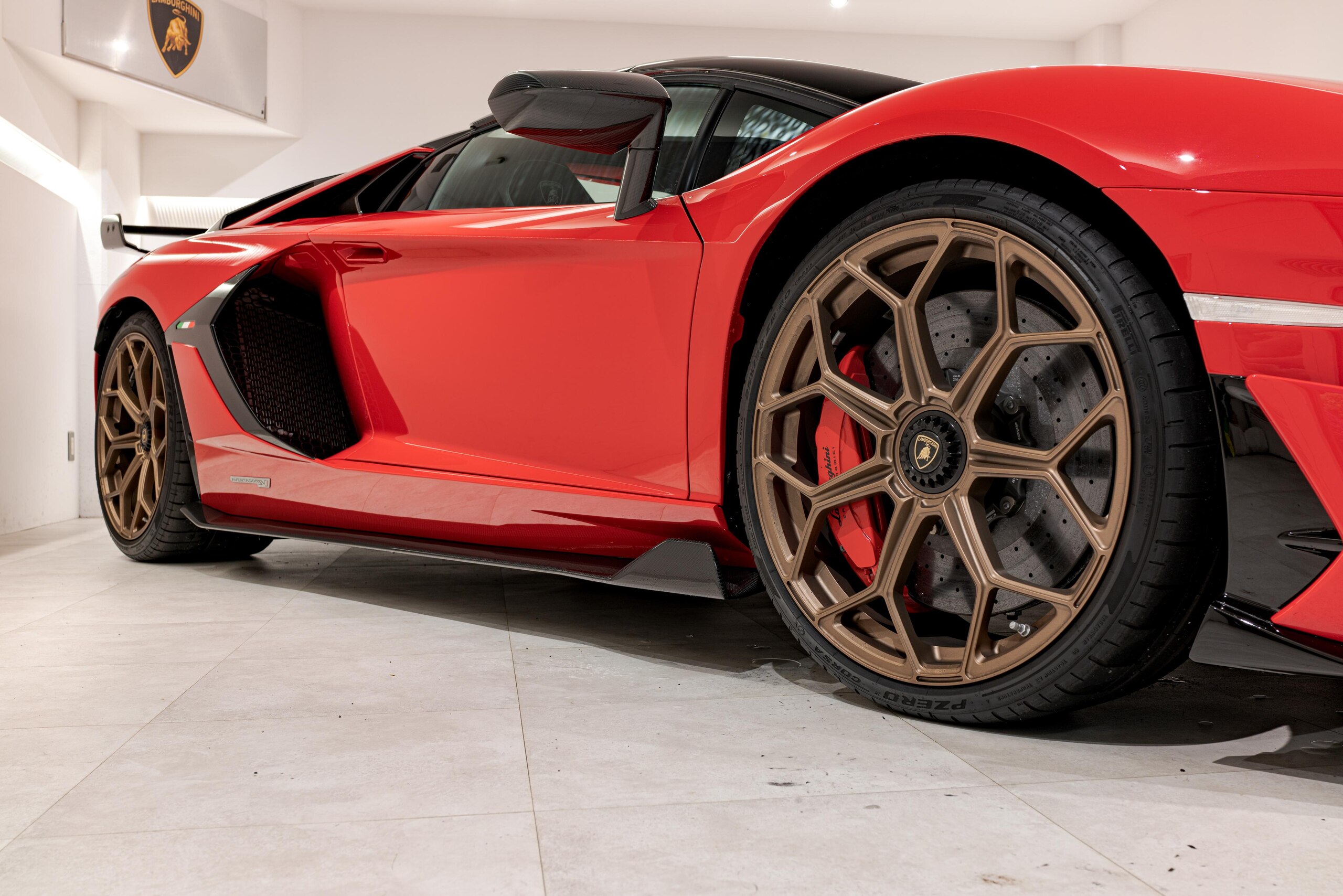 2021 Lamborghini Aventador SVJ Roadster — Photo 20 / 35