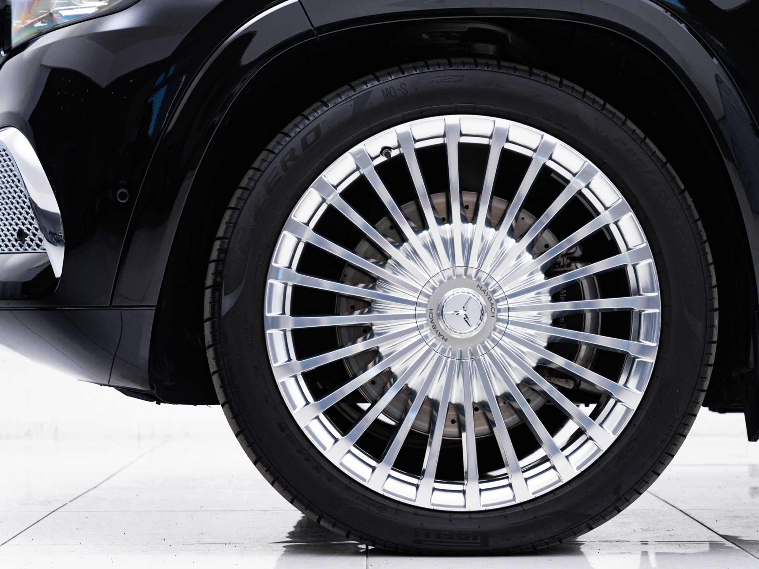 2021 Mercedes Benz Maybach GLS 600 4Matic — Photo 16 / 18