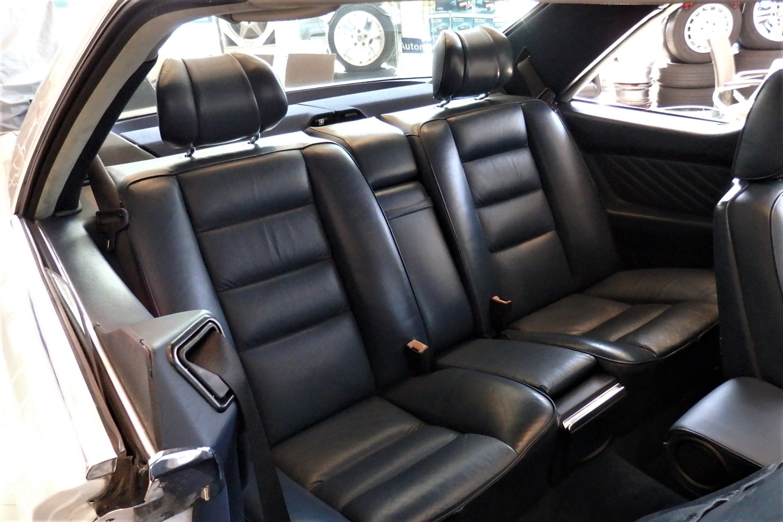 1990 Mercedes Benz 560SEC — Photo 19 / 22