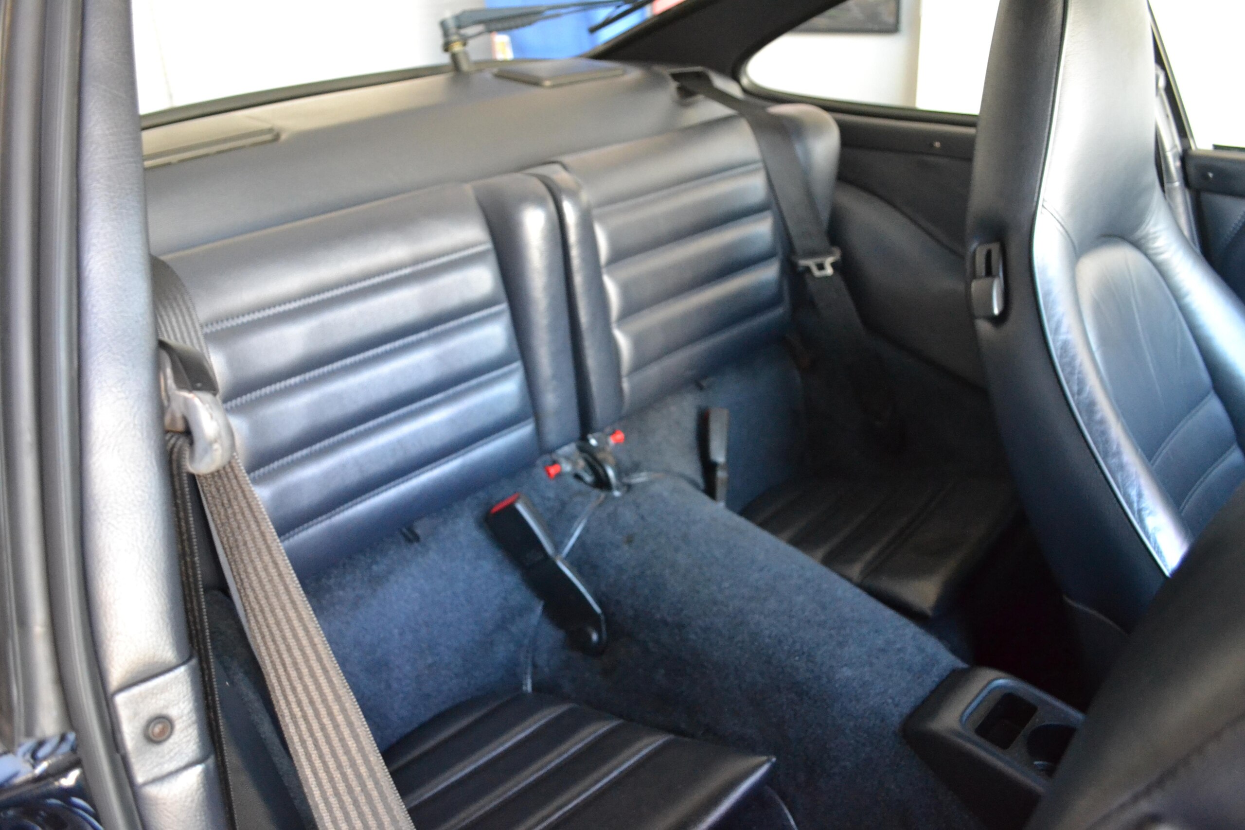 1990 Porsche 911 Carrera 2 — Photo 16 / 18