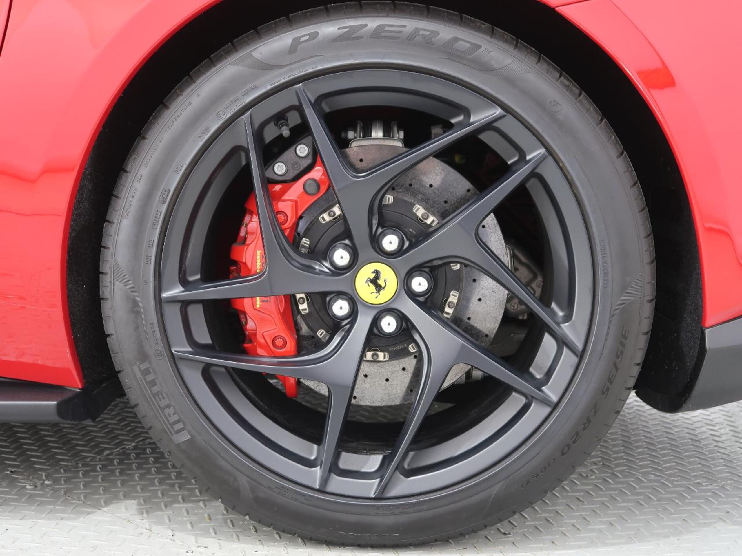 2018 Ferrari 812 Superfast — Photo 49 / 51