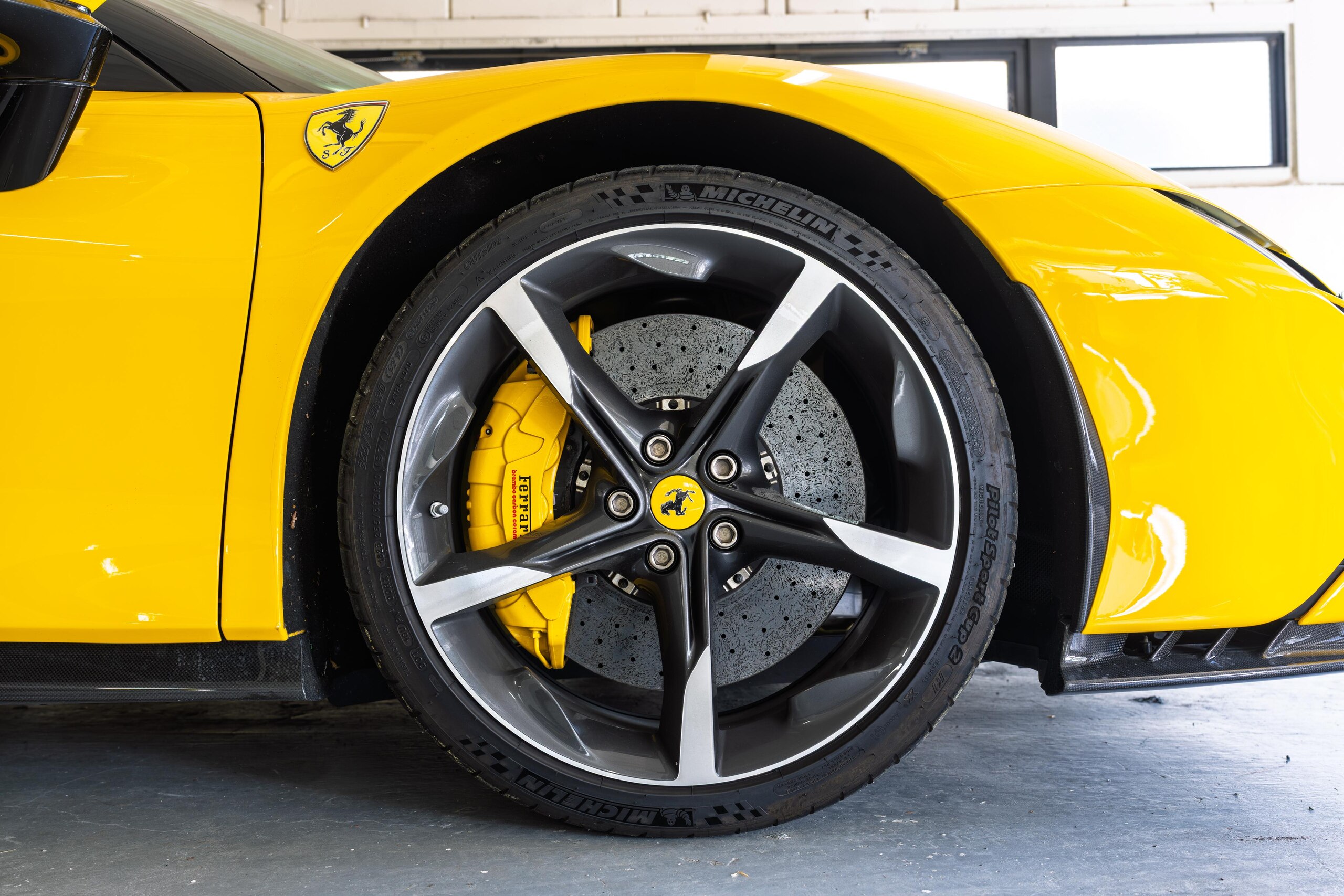2021 Ferrari SF90 Stradale — Photo 18 / 21
