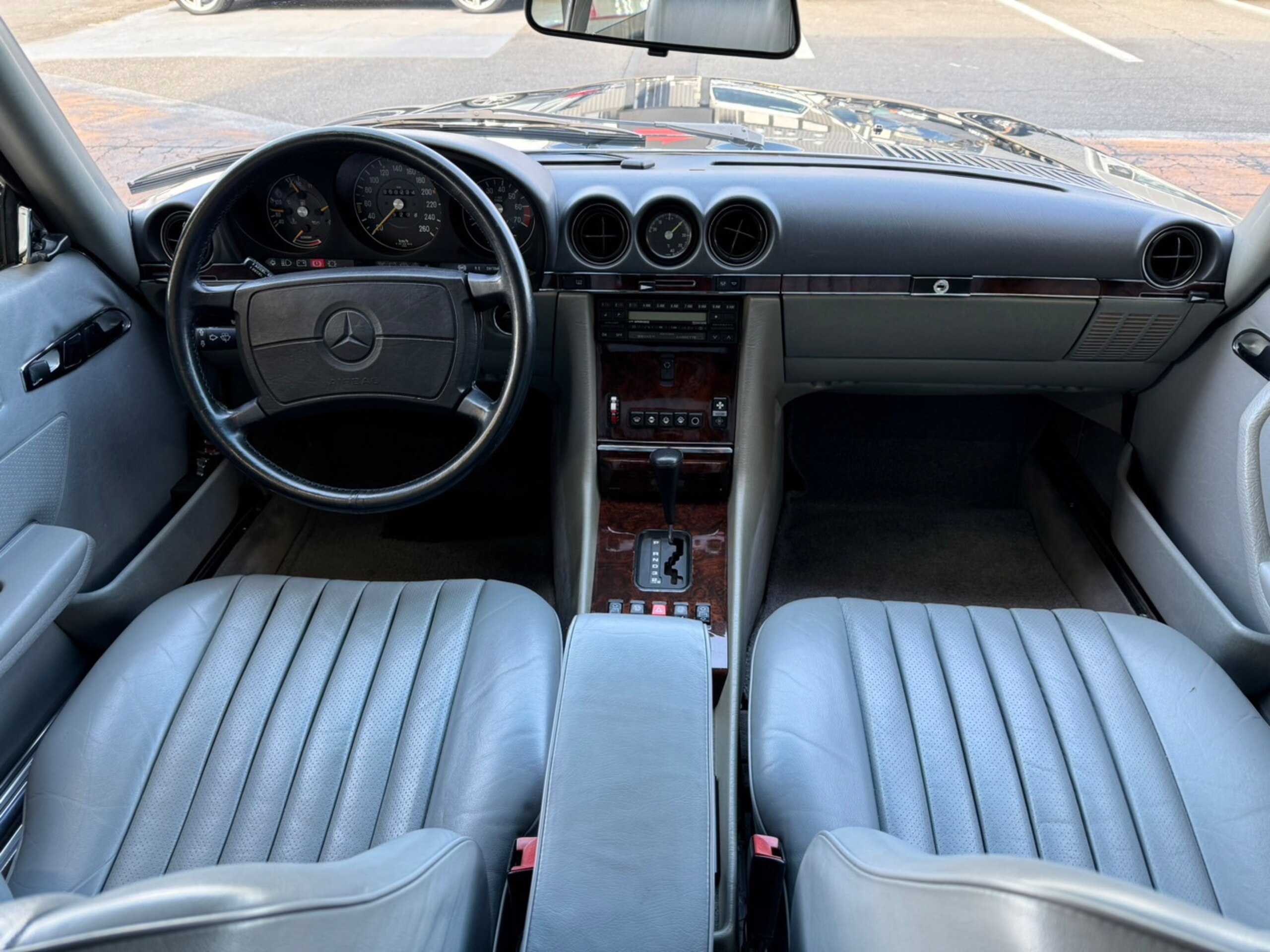 1988 Mercedes Benz SL560 — Photo 6 / 14