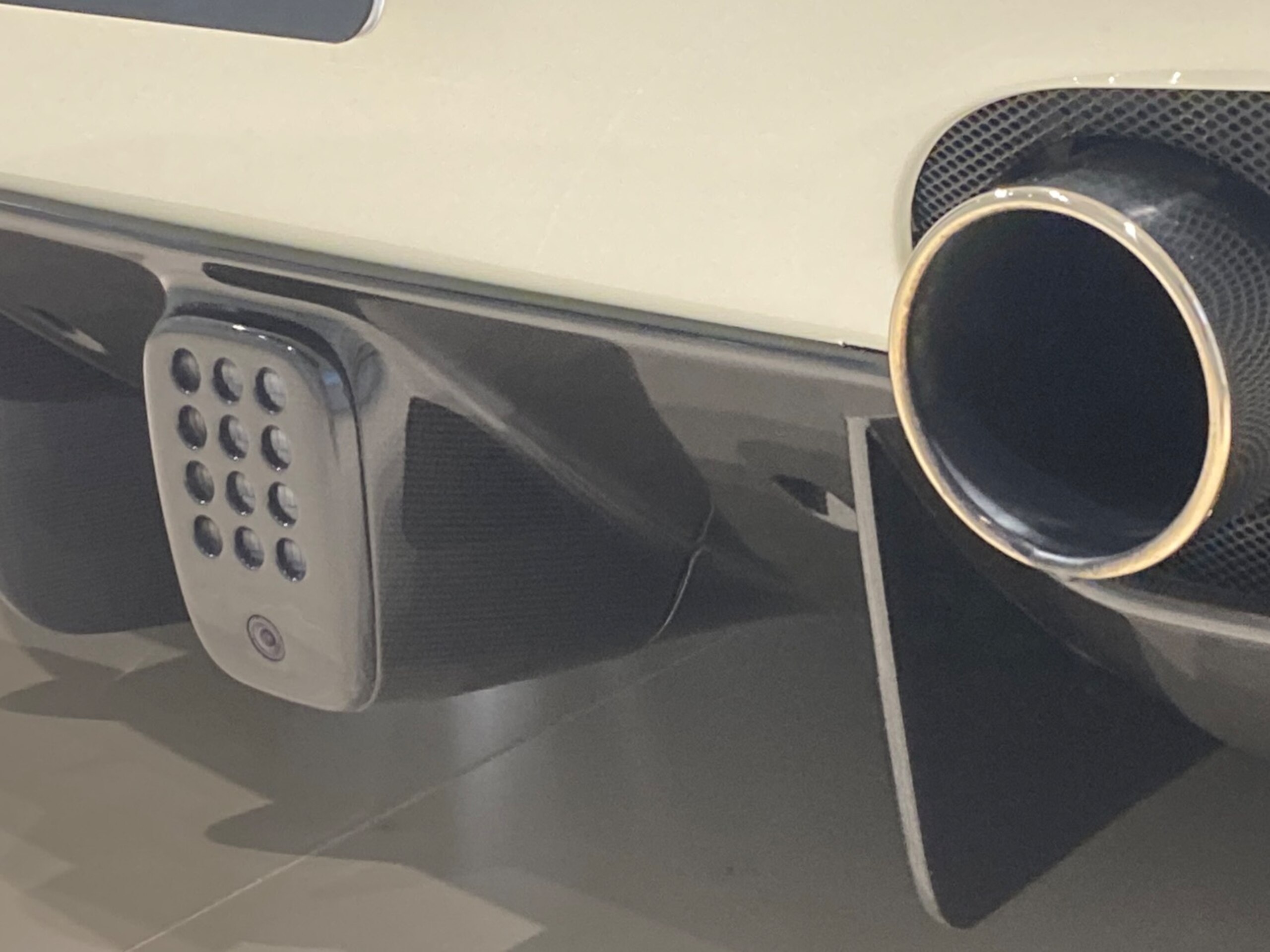 2016 Ferrari 488 Spider — Photo 15 / 35