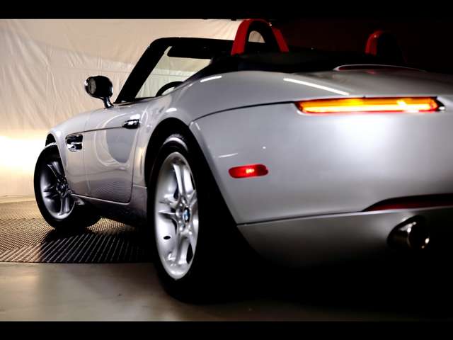 2000 BMW Z8 — Photo 7 / 19