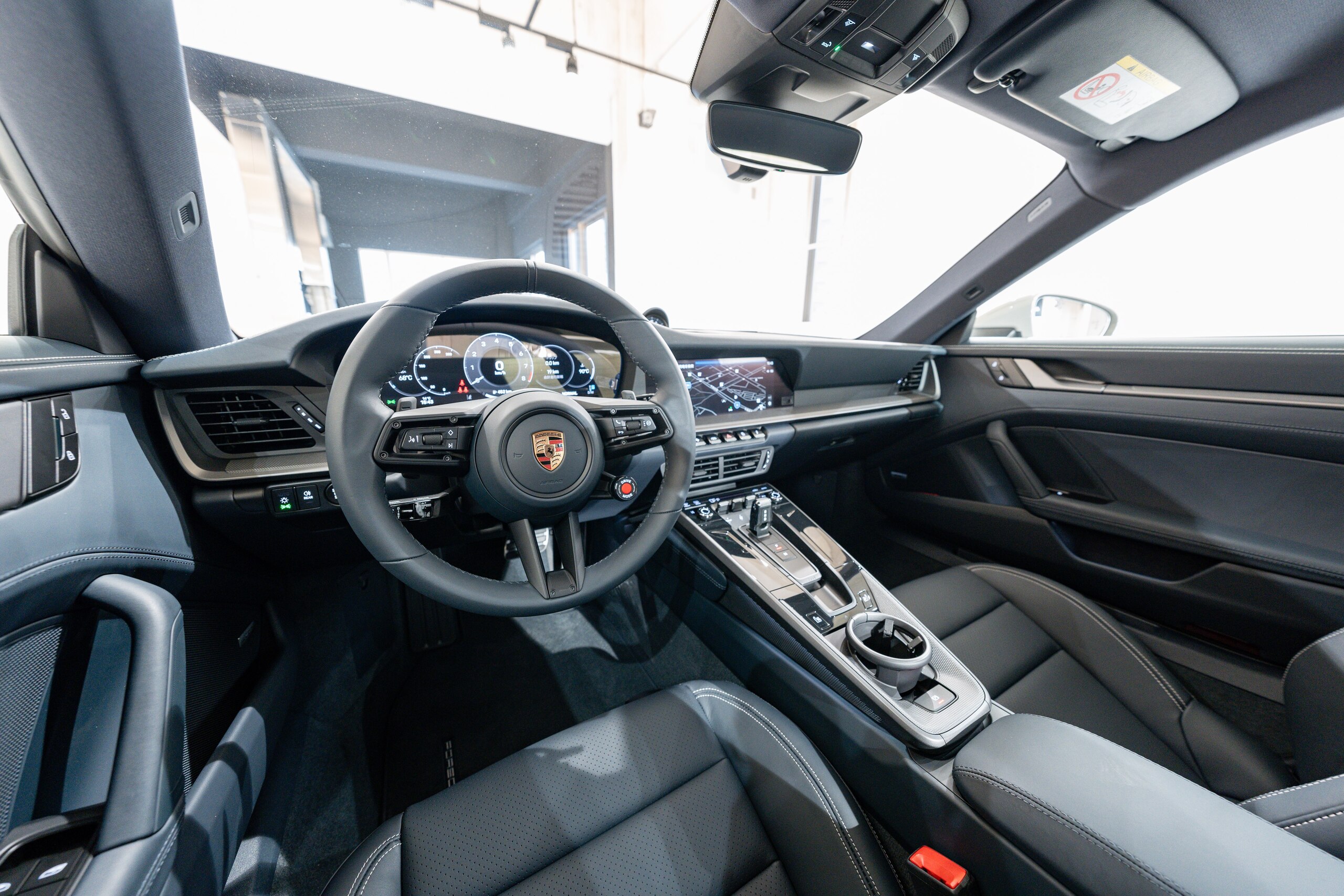2024 Porsche 911 Carrera — Photo 10 / 21