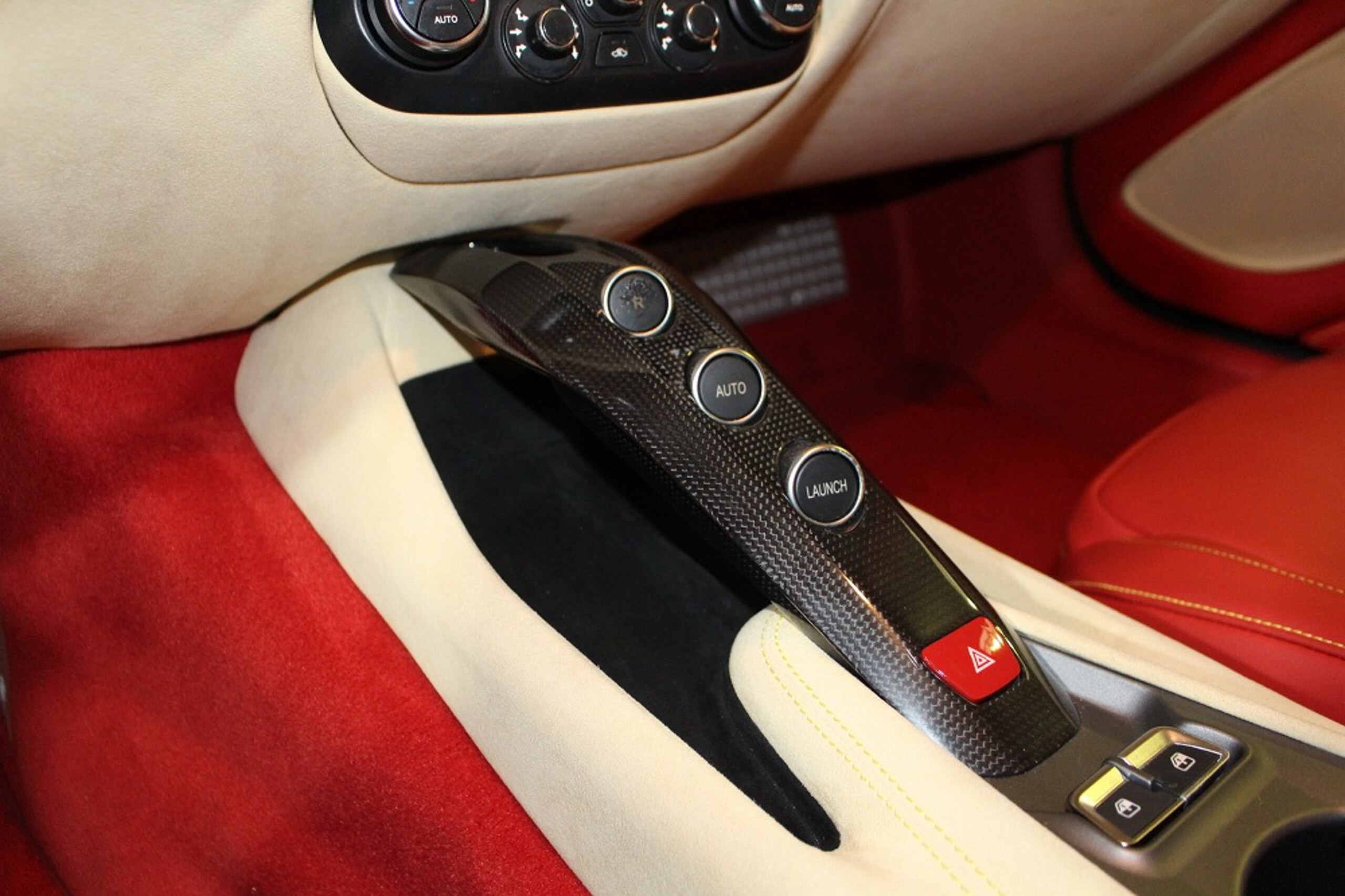 2014 Ferrari F12 Berlinetta — Photo 16 / 24