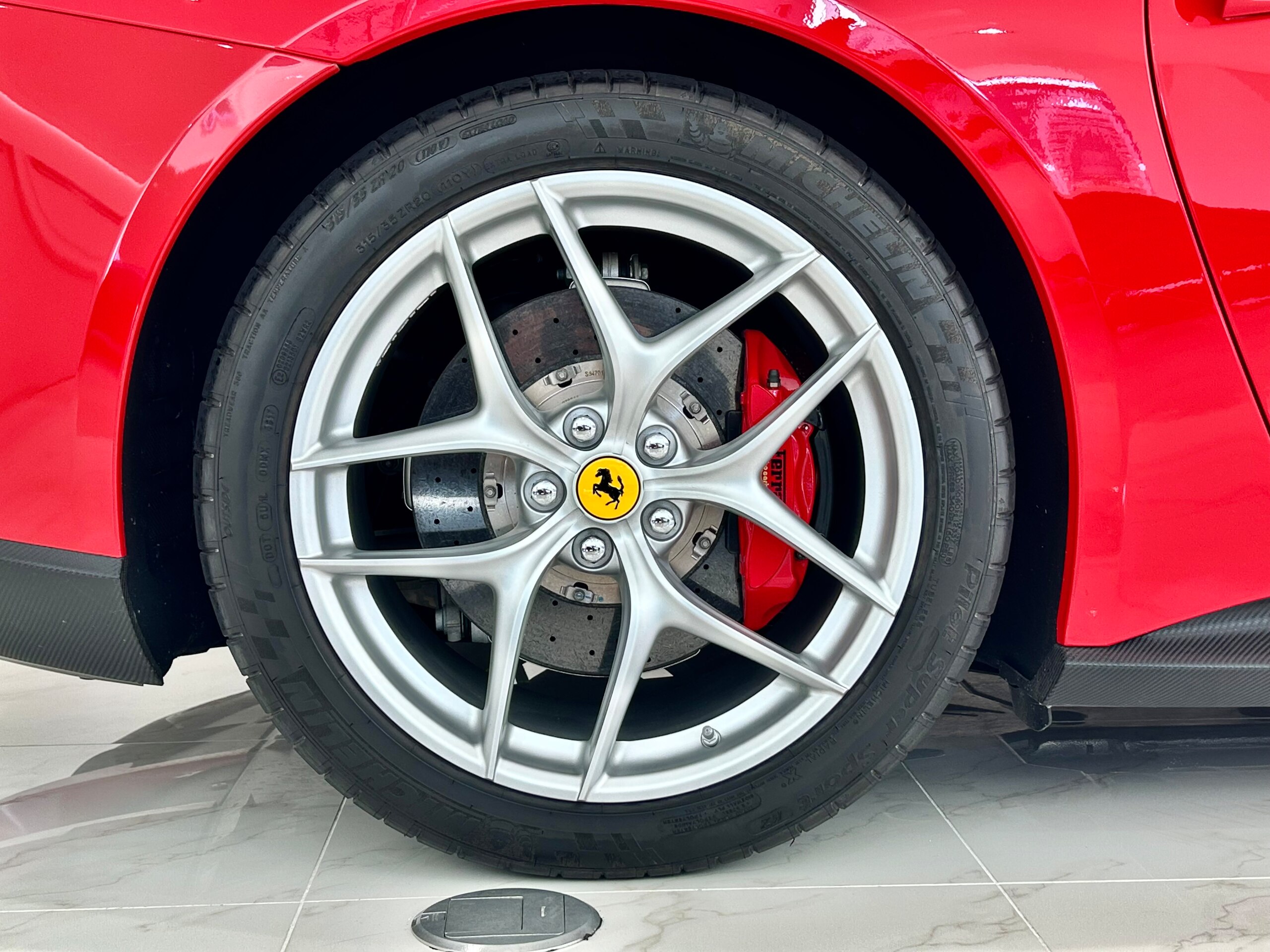 2014 Ferrari F12 Berlinetta — Photo 16 / 18