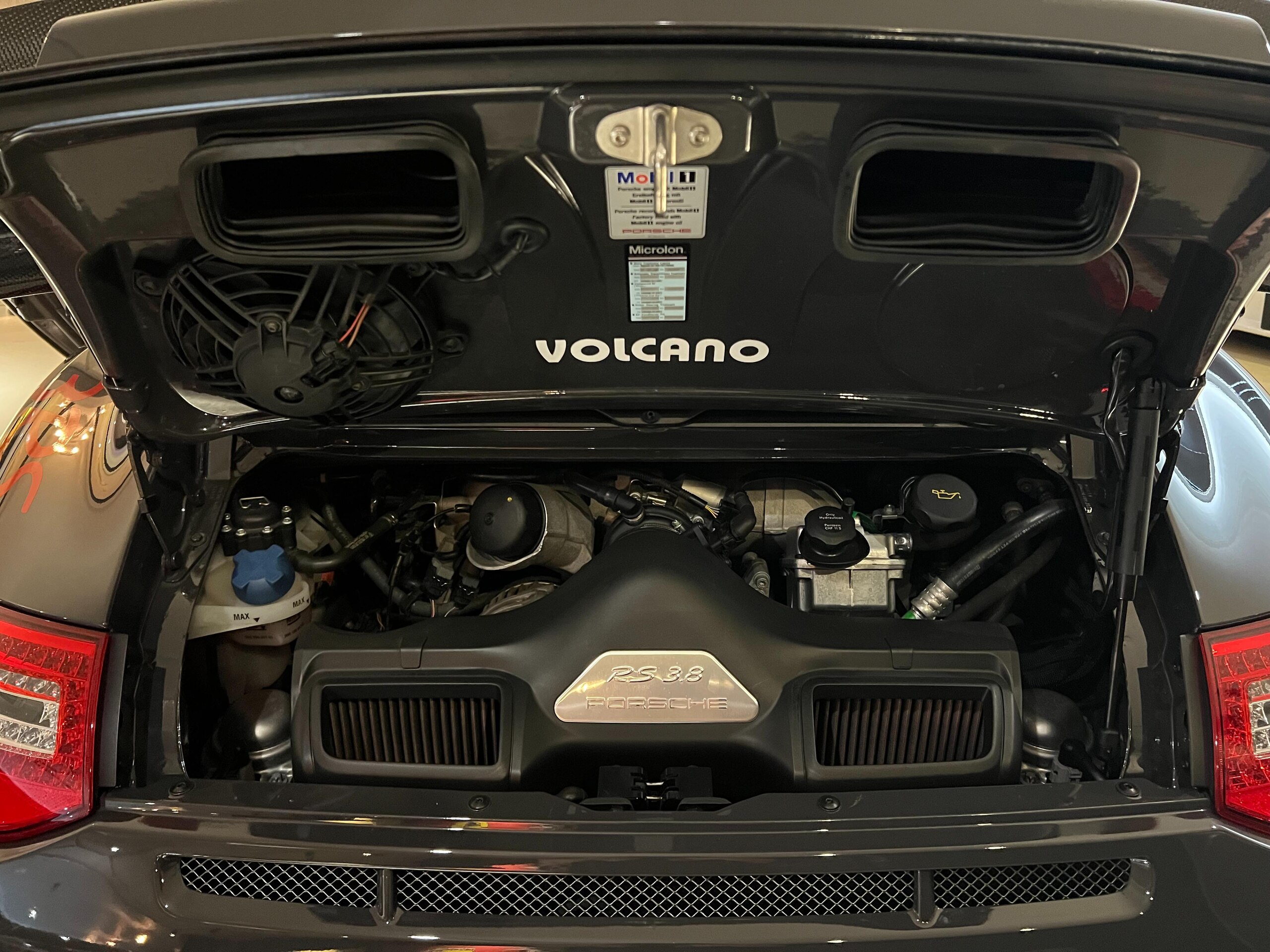 2010 Porsche 911 GT3 RS — Photo 18 / 35